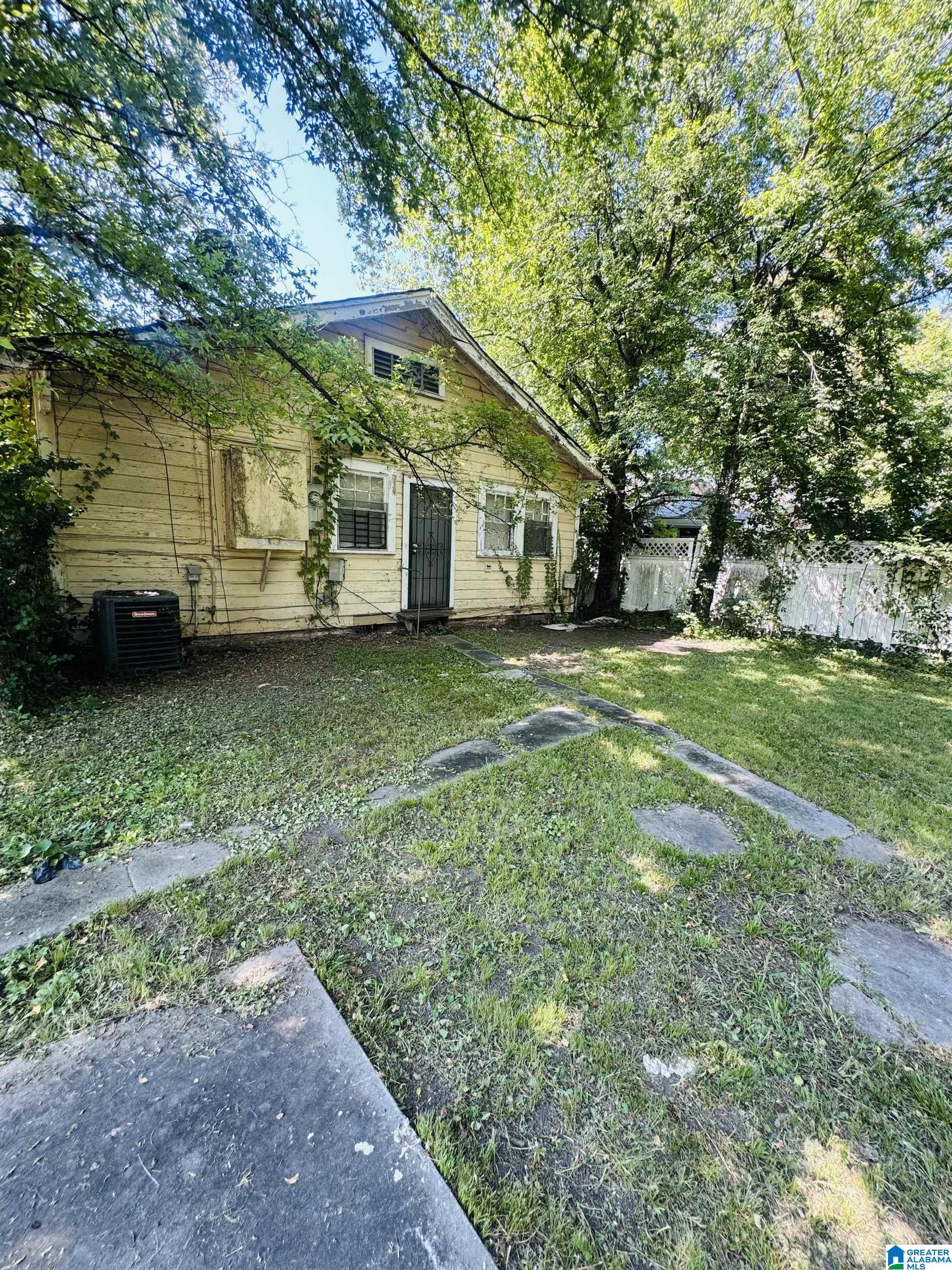 2nd image of 1808 Princeton Court Sw, Birmingham, AL 35211 | MLS# 21463154