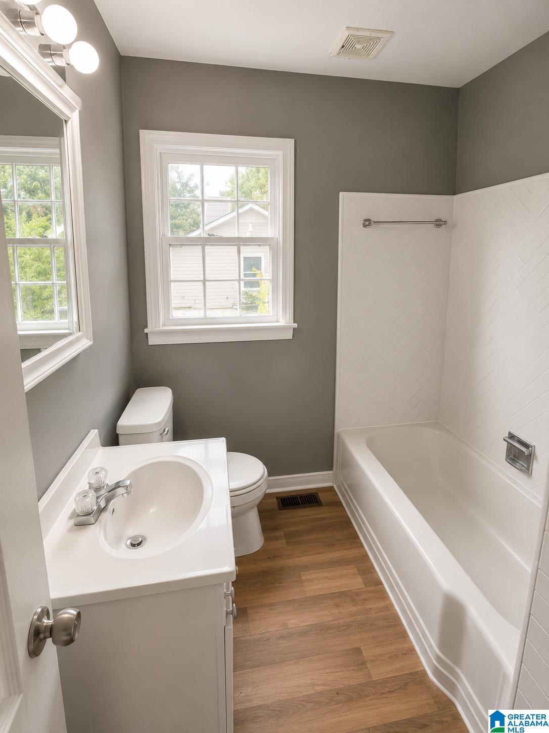 Photo 3 of Single family home for sale at 929 Sunset Dr, Birmingham, AL 35215 | MLS# 21463164 | Listing updated on 2026-08-28