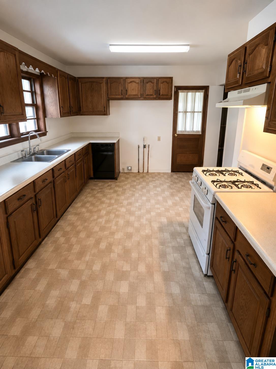 Photo 3 of Single family home for sale at 7803 4Th Avenue N, Birmingham, AL 35206 | MLS# 21463180 | Listing updated on 2026-08-27