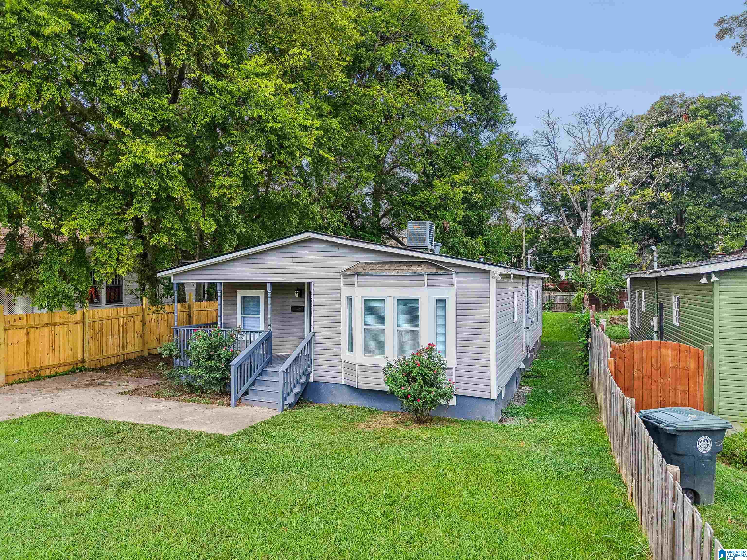 Photo 3 of Sale Pending at 2816 Avenue F, Birmingham, AL 35218 | MLS# 21463205 | Listing updated on 2026-09-19
