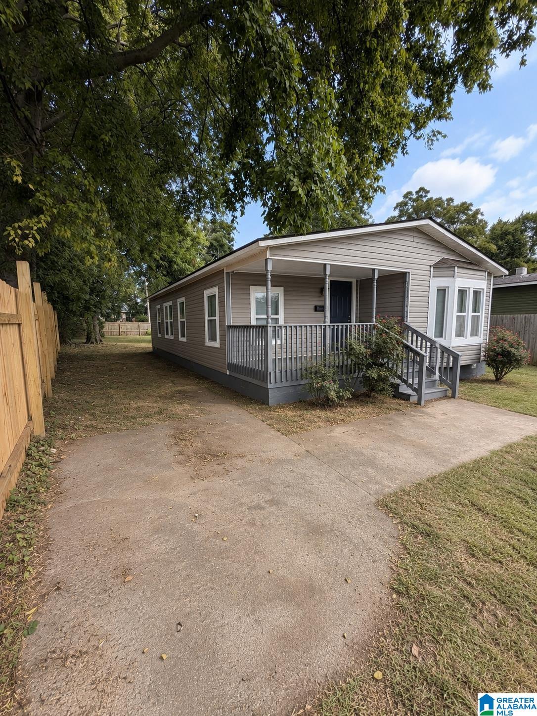3rd image of 2816 Avenue F, Birmingham, AL 35218 | MLS# 21463205