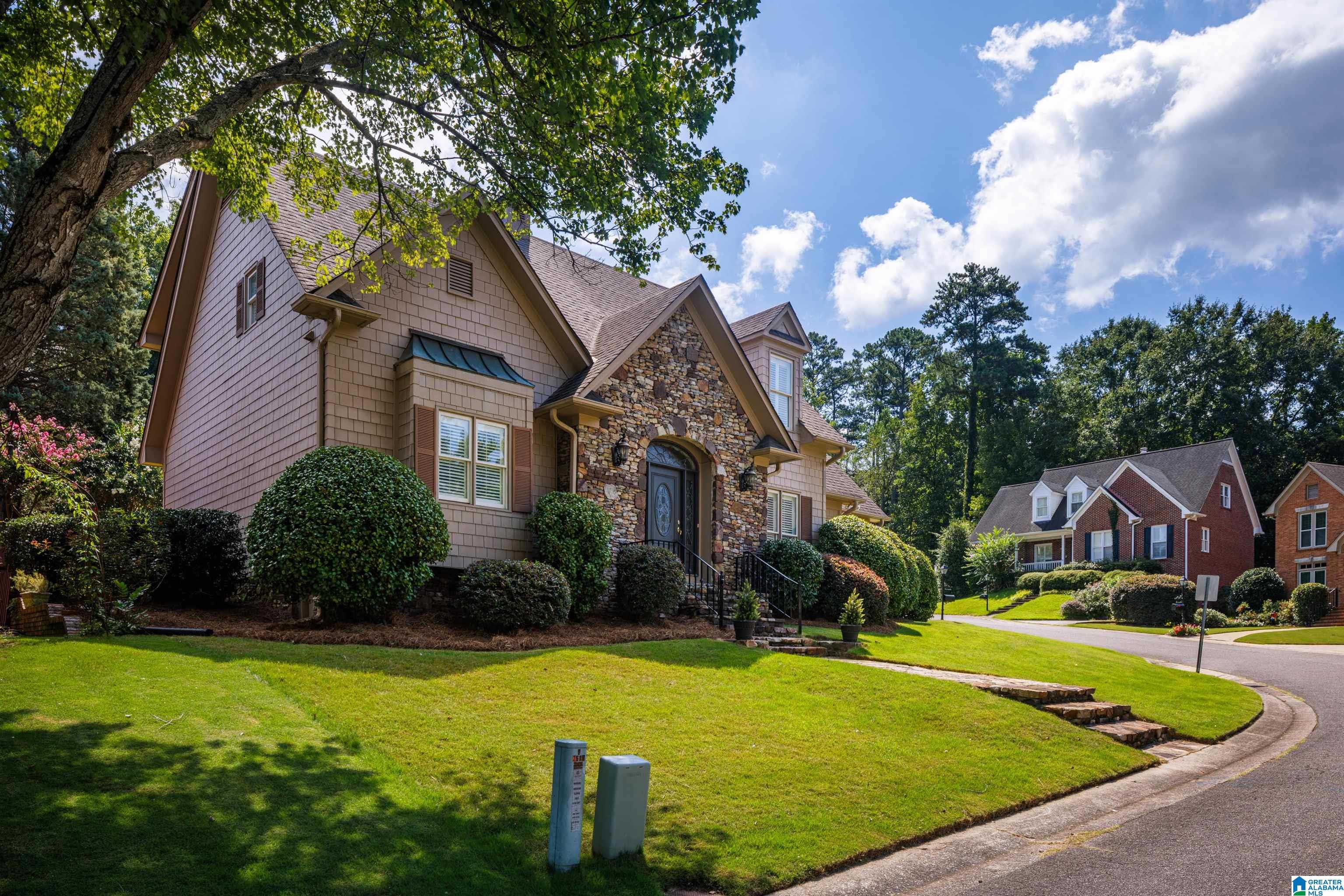 2nd image of 2516 Ivy Glenn Dr, Vestavia Hills, AL 35243 | MLS# 21463223