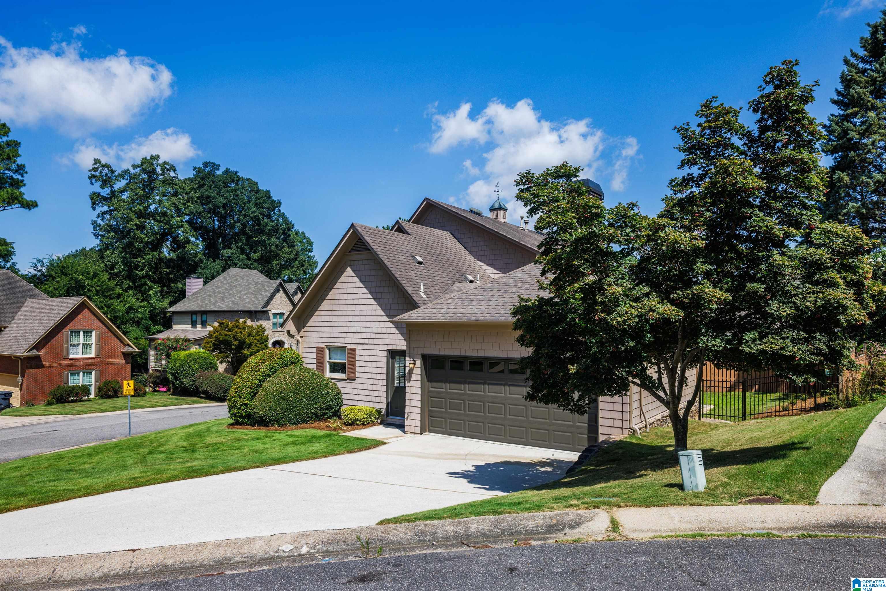 4th image of 2516 Ivy Glenn Dr, Vestavia Hills, AL 35243 | MLS# 21463223