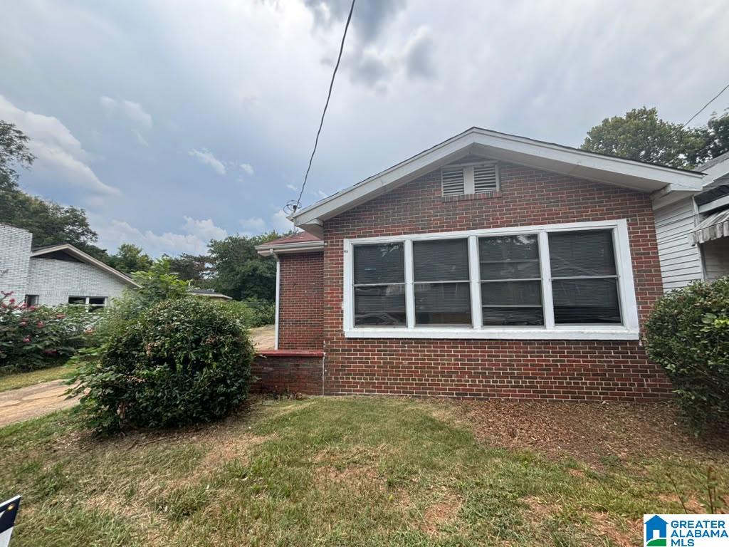 Photo 4 of Single family home for sale at 914 18Th Way Sw, Birmingham, AL 35211 | MLS# 21463237 | Listing updated on 2026-08-27