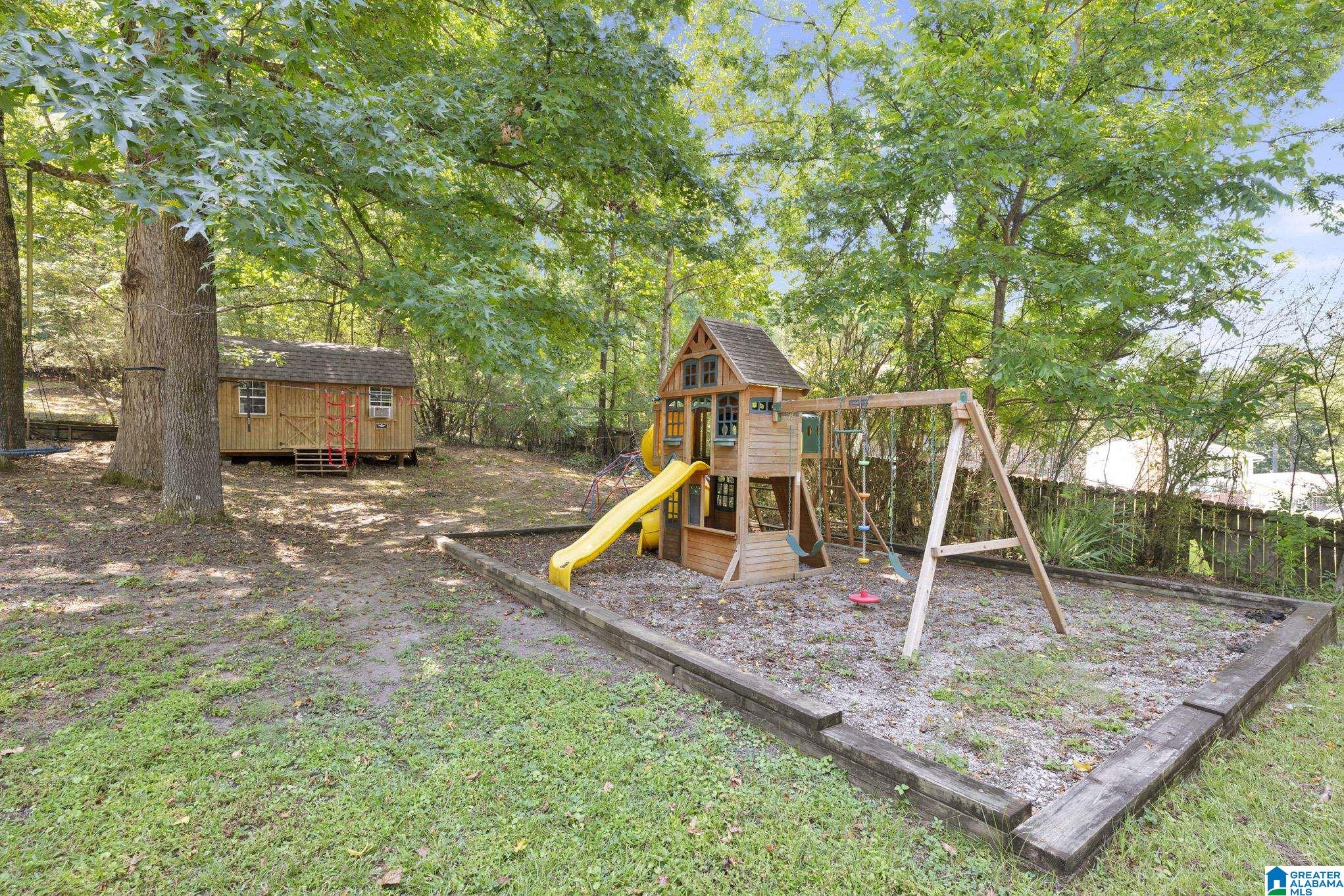 Photo 2 of Single family home for sale at 2236 Lisa Ann Dr Se, Leeds, AL 35094 | MLS# 21463263 | Listing updated on 2026-09-08