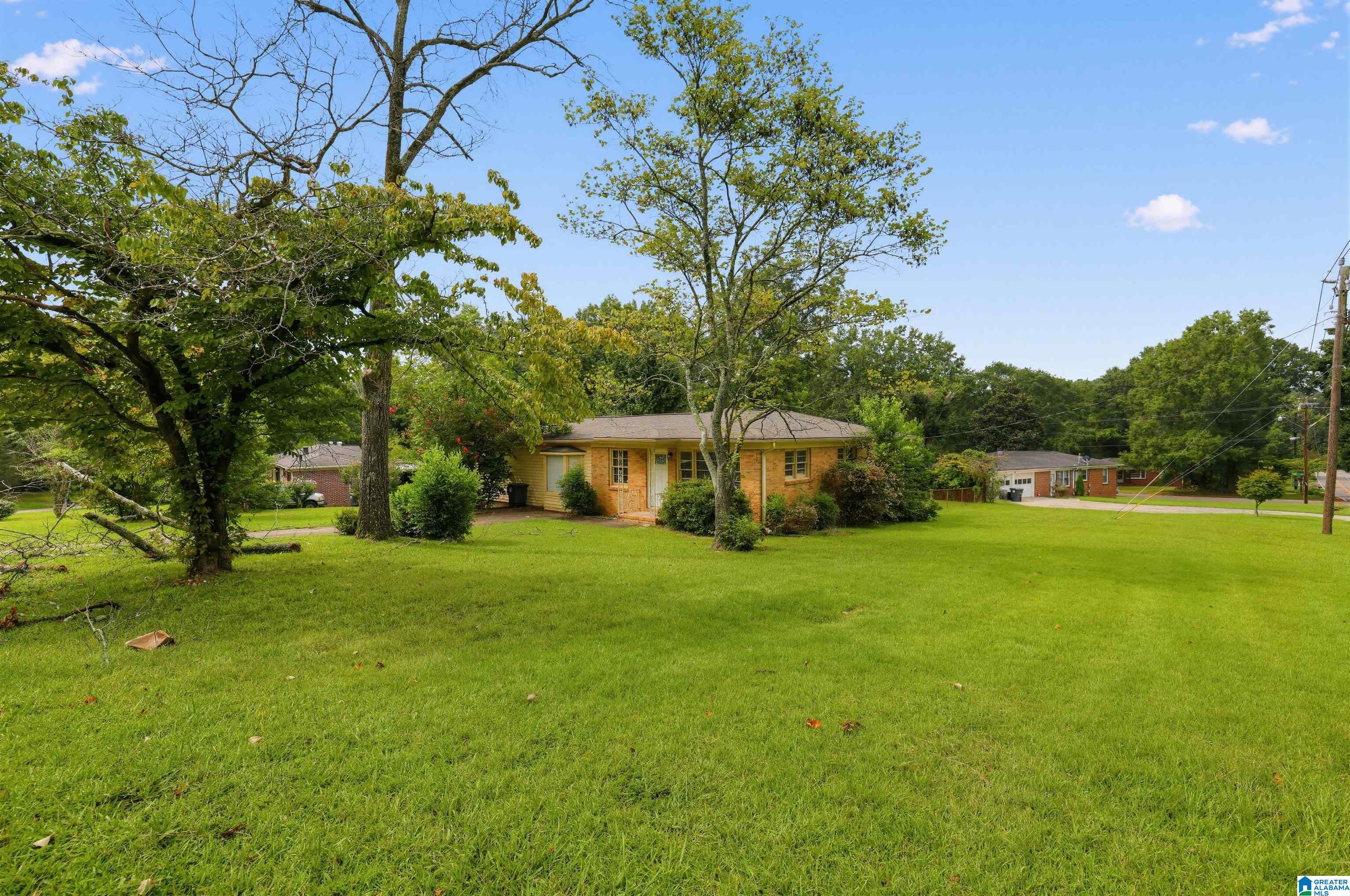 3rd image of 1629 Lake Dr Ne, Center Point, AL 35215 | MLS# 21463264