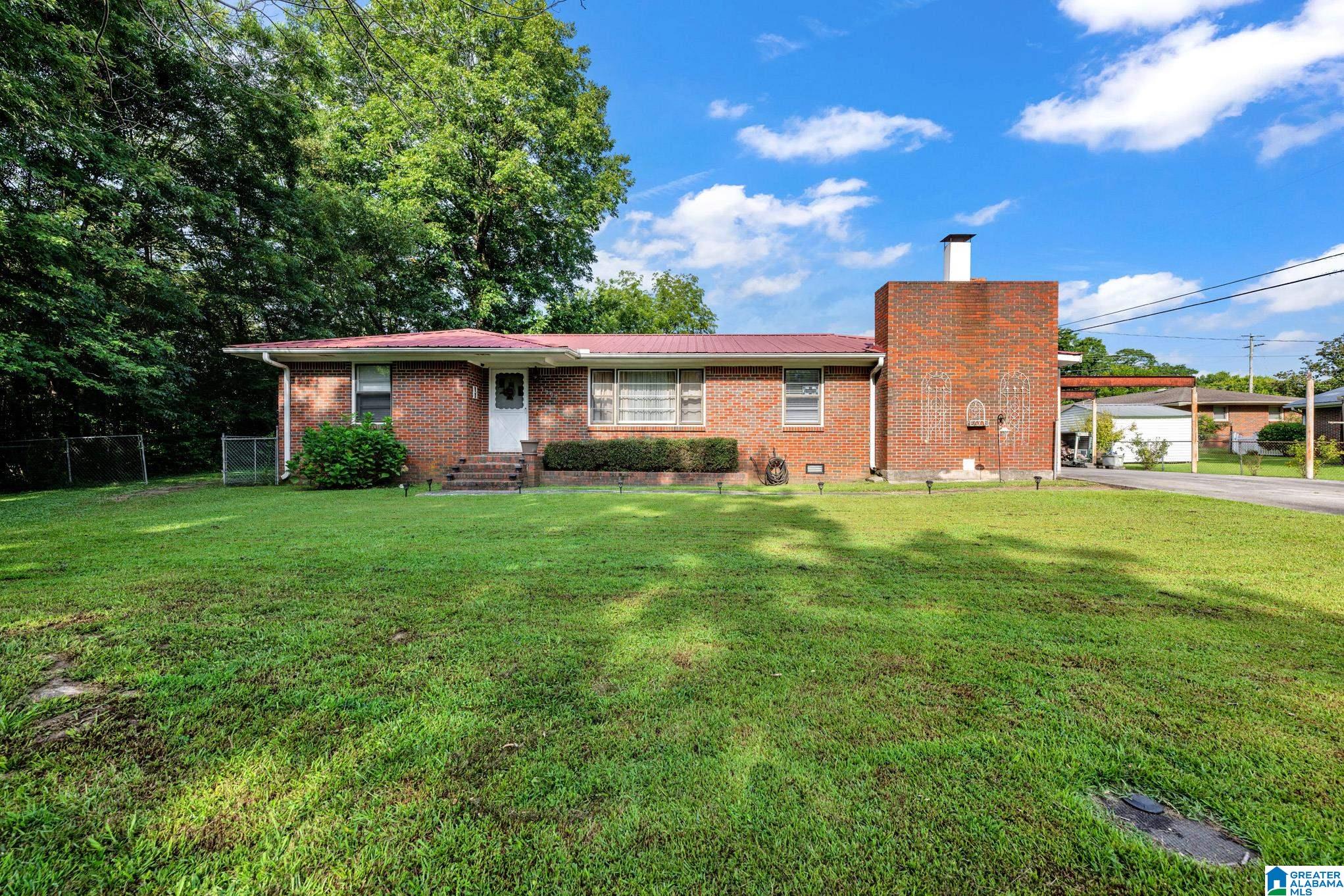2nd image of 1007 Avenue D Se, Cullman, AL 35055 | MLS# 21463280
