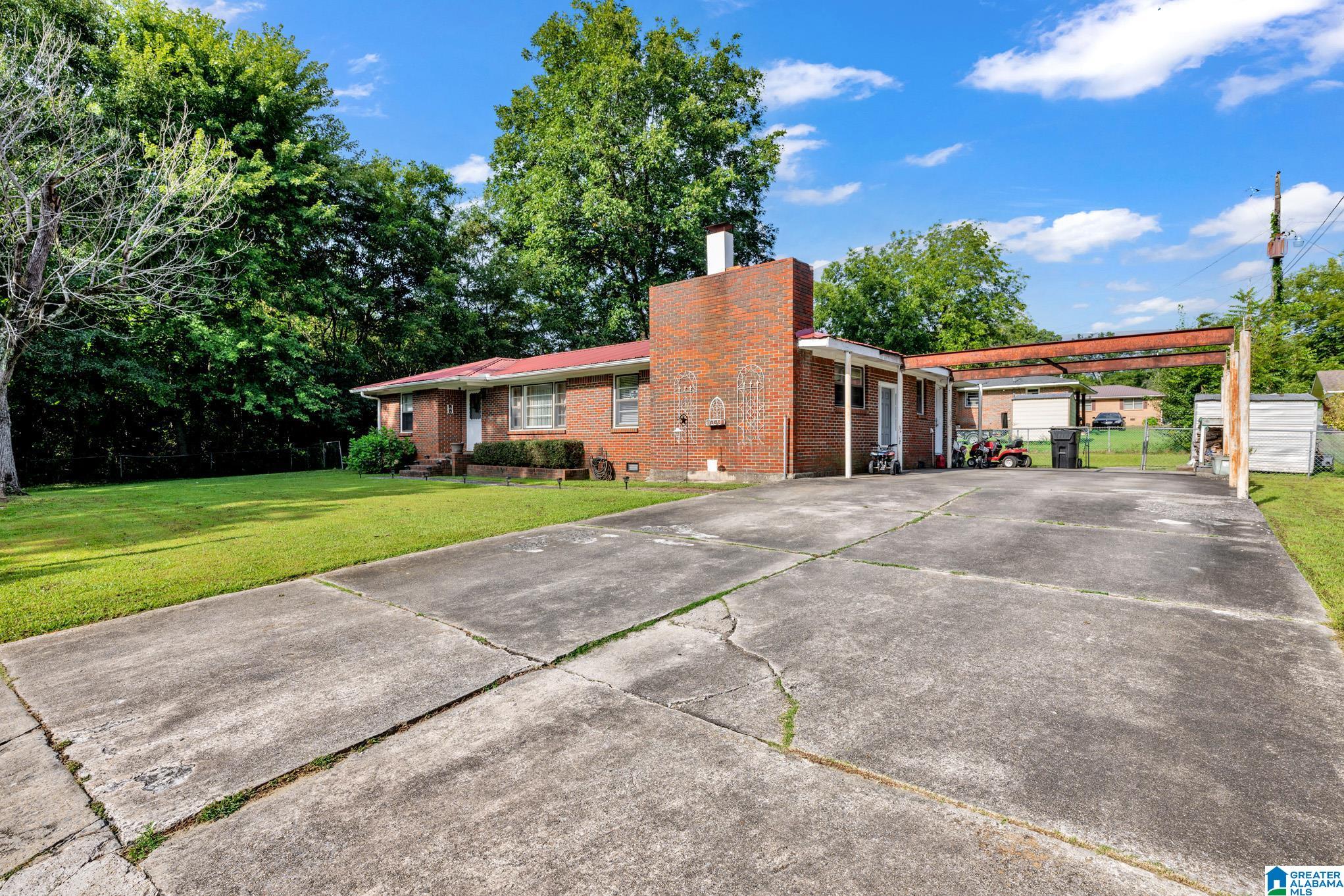3rd image of 1007 Avenue D Se, Cullman, AL 35055 | MLS# 21463280