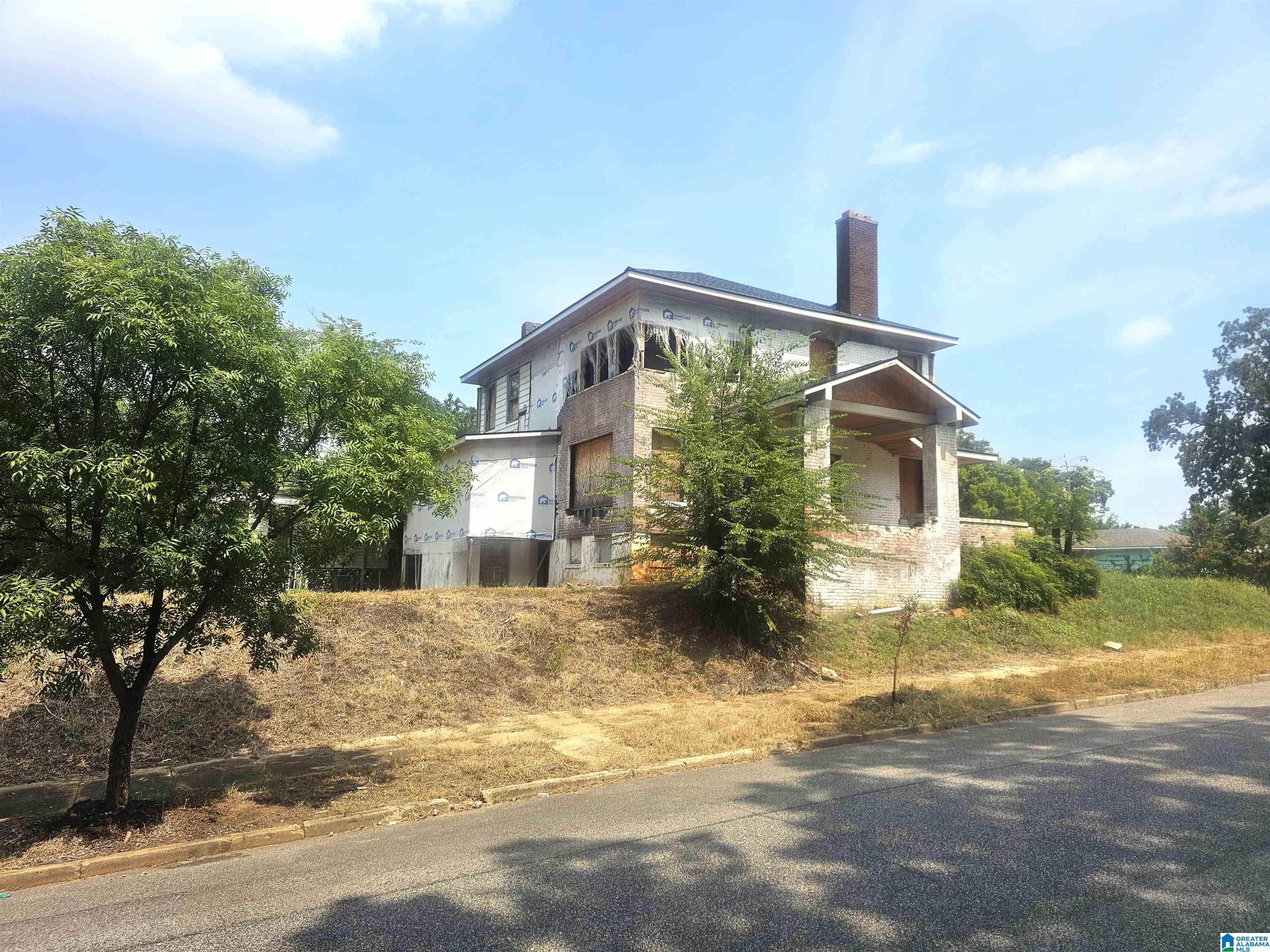 3rd image of 1500 30th Street N, Birmingham, AL 35234 | MLS# 21463295