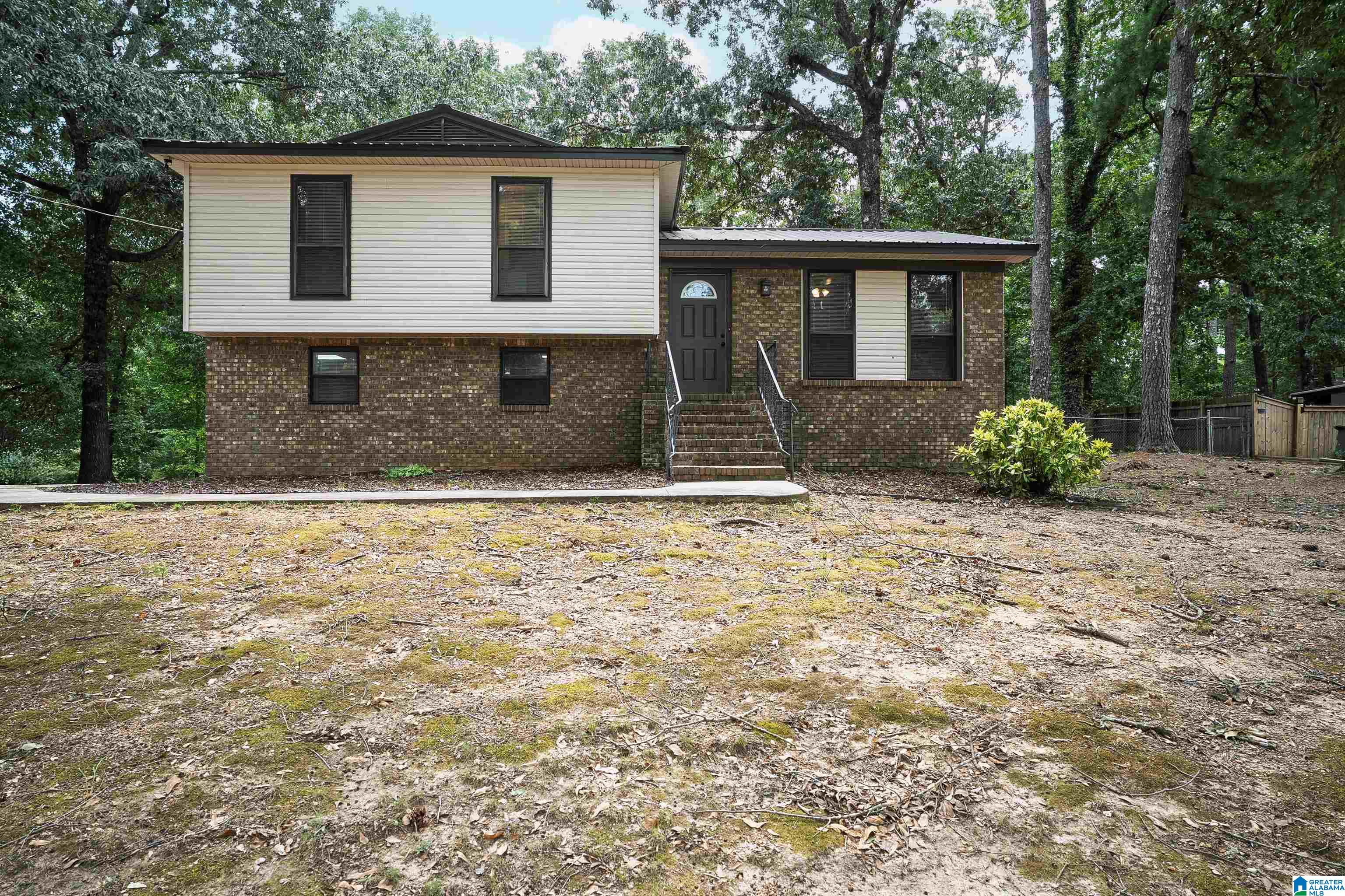 Photo 1 of Single family home for sale at 3213 Virginia Dr, Hueytown, AL 35023 | MLS# 21463296 | Listing updated on 2026-09-09