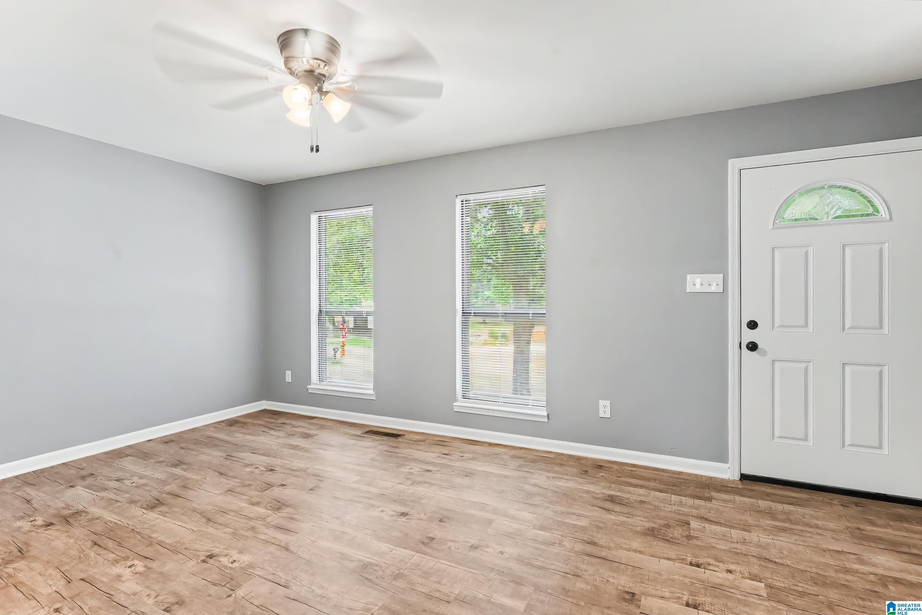 Photo 3 of Single family home for sale at 3213 Virginia Dr, Hueytown, AL 35023 | MLS# 21463296 | Listing updated on 2026-09-09