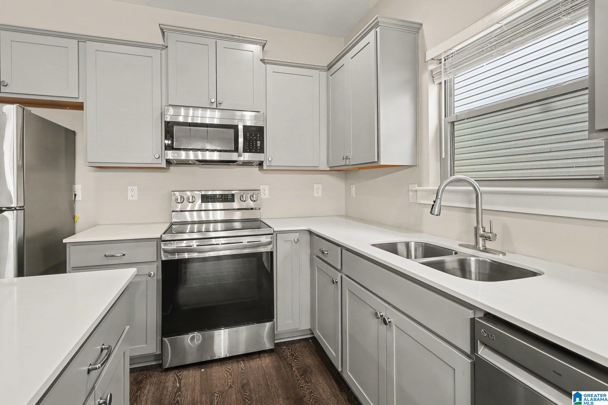 3rd image of 174 Park Dr N, Clanton, AL 35045 | MLS# 21463307