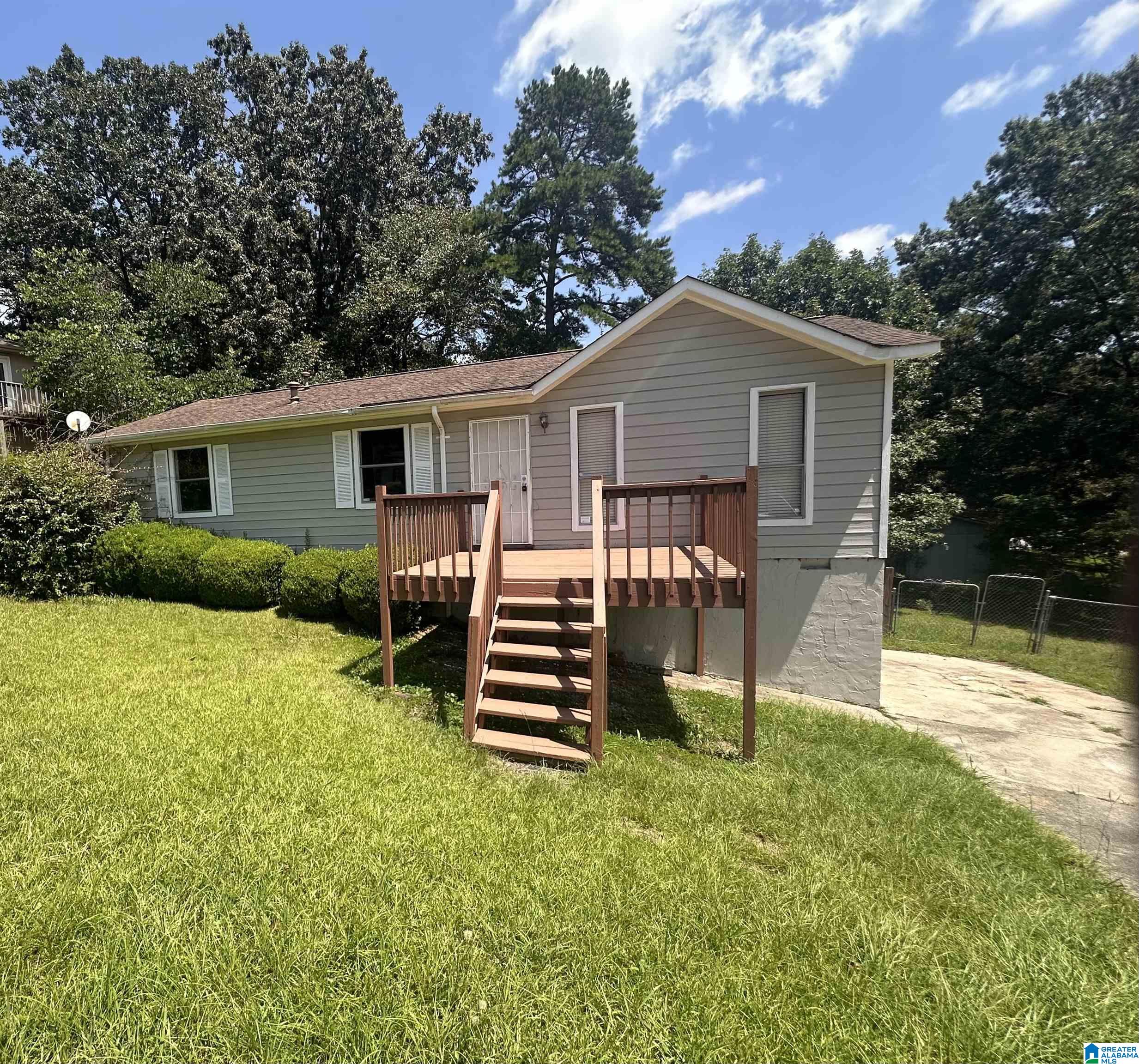 Photo 1 of Sale Pending at 1529 6th Way Nw, Birmingham, AL 35215 | MLS# 21463316 | Listing updated on 2026-09-16