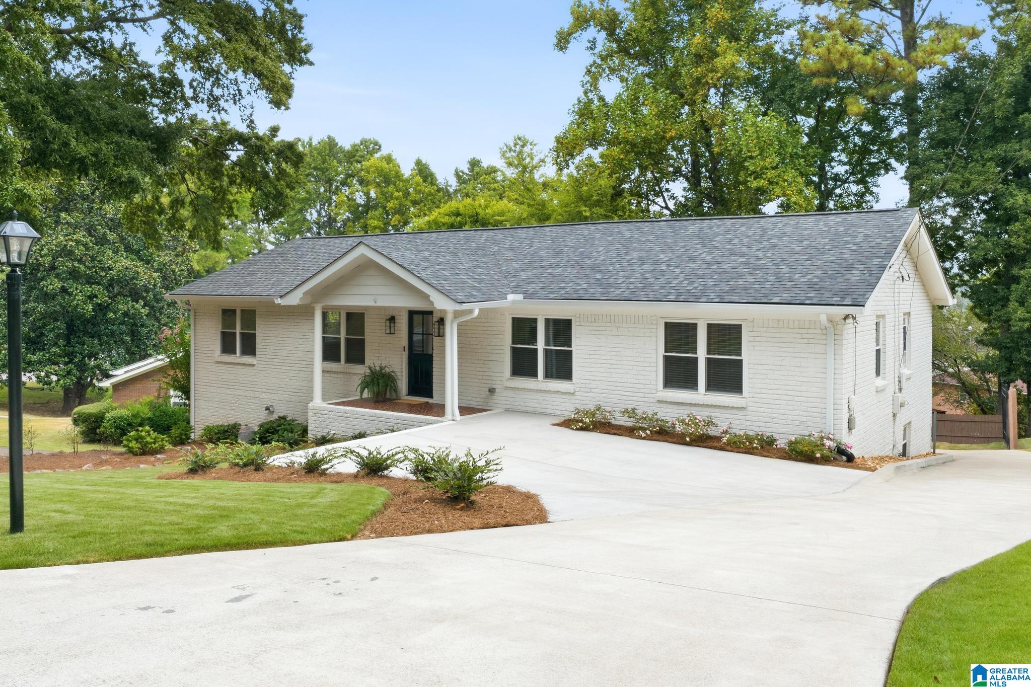 Photo 1 of Single family home for sale at 1604 Mountain Gap Circle, Homewood, AL 35226 | MLS# 21463377 | Listing updated on 2026-09-14