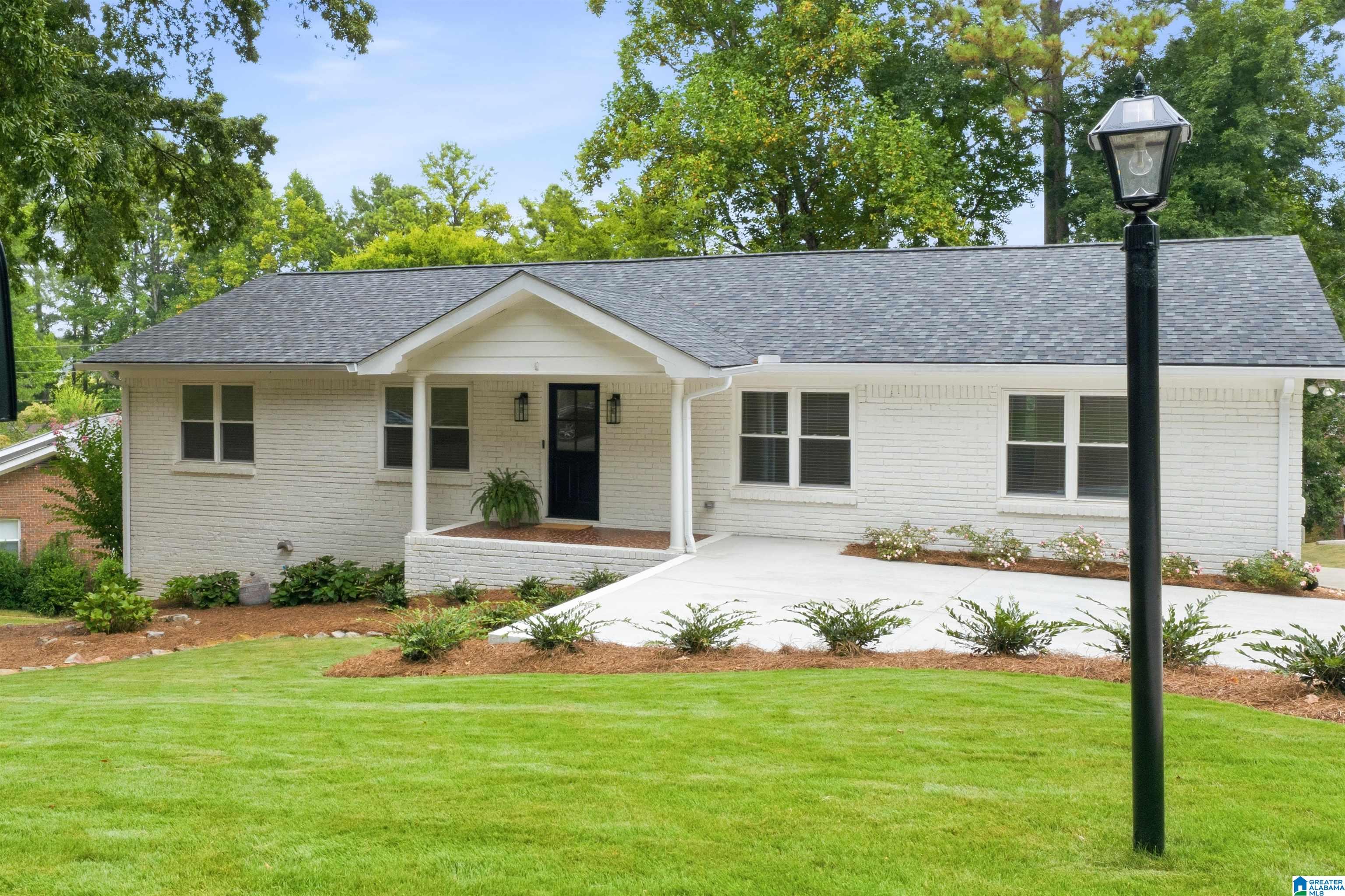 Photo 2 of Single family home for sale at 1604 Mountain Gap Circle, Homewood, AL 35226 | MLS# 21463377 | Listing updated on 2026-09-14