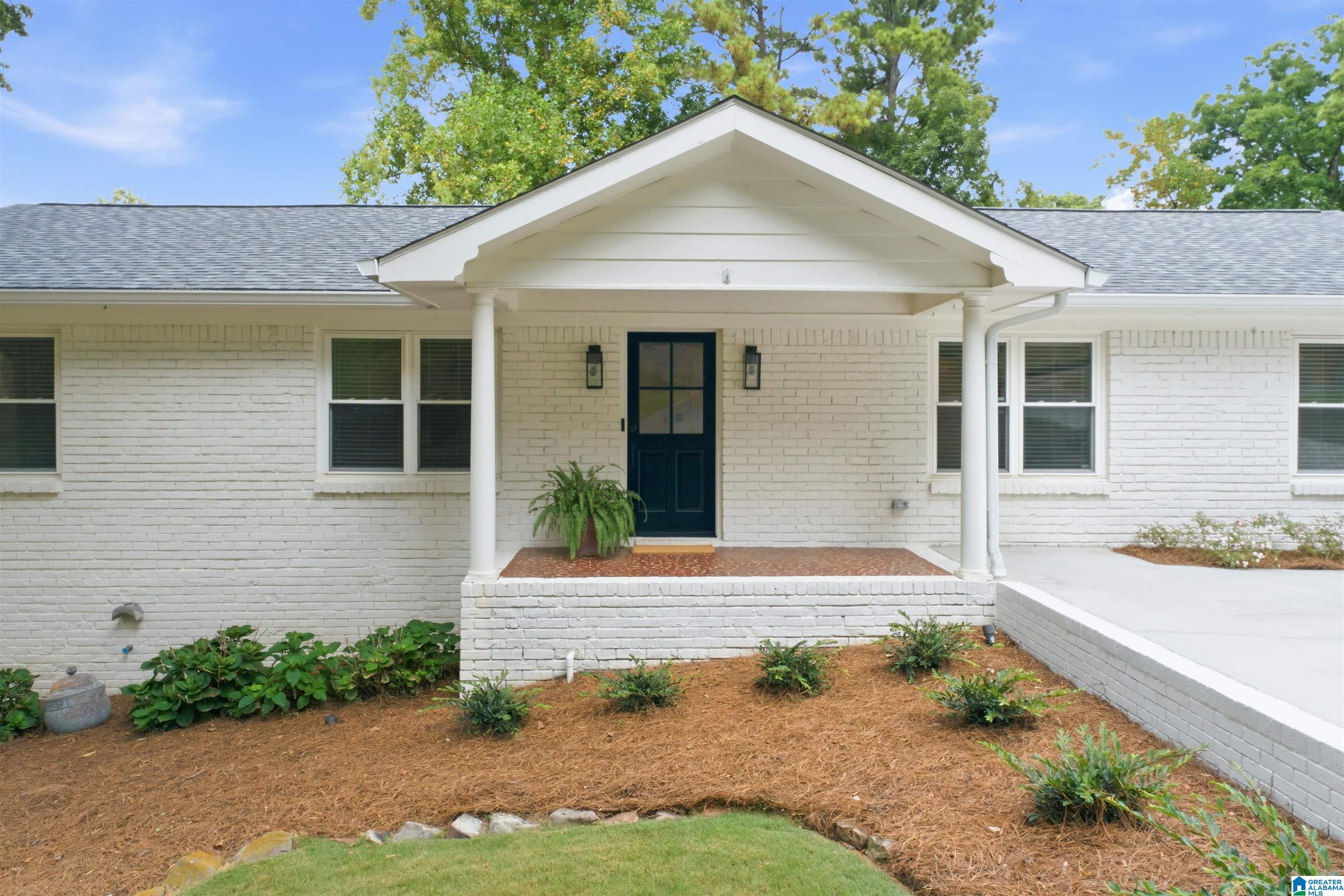 Photo 3 of Single family home for sale at 1604 Mountain Gap Circle, Homewood, AL 35226 | MLS# 21463377 | Listing updated on 2026-09-14