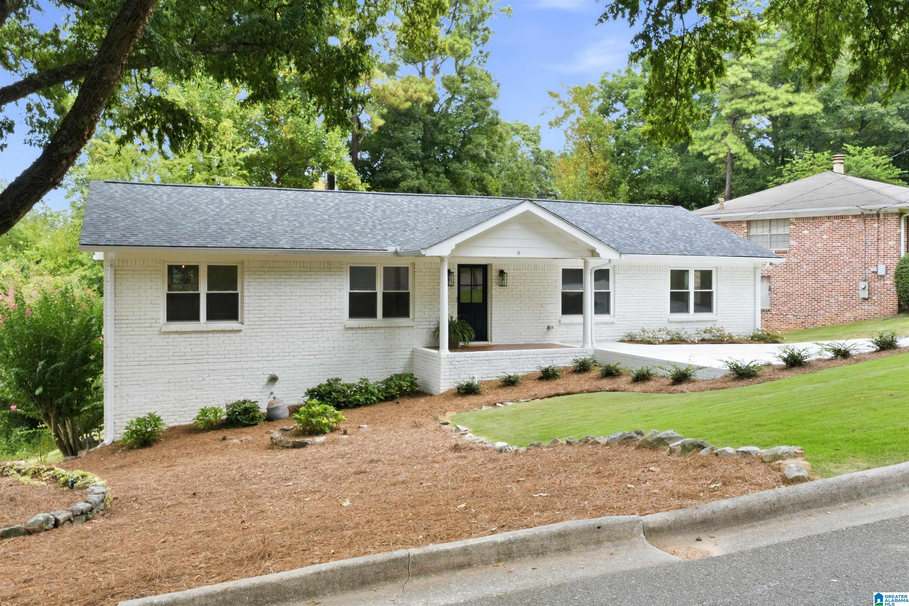 Photo 4 of Single family home for sale at 1604 Mountain Gap Circle, Homewood, AL 35226 | MLS# 21463377 | Listing updated on 2026-09-14
