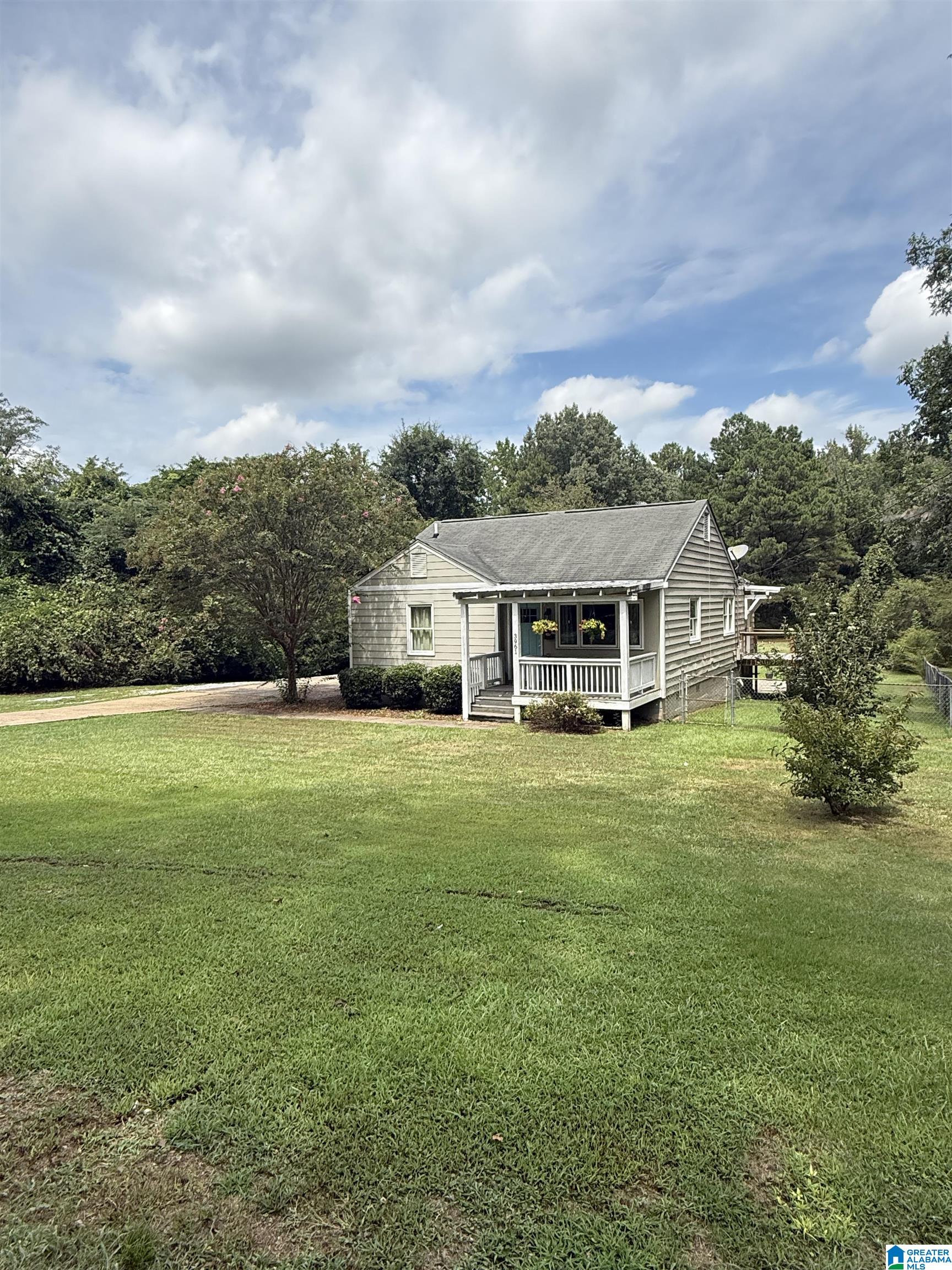 4th image of 3961 Hilltop Road, Bessemer, AL 35022 | MLS# 21463392