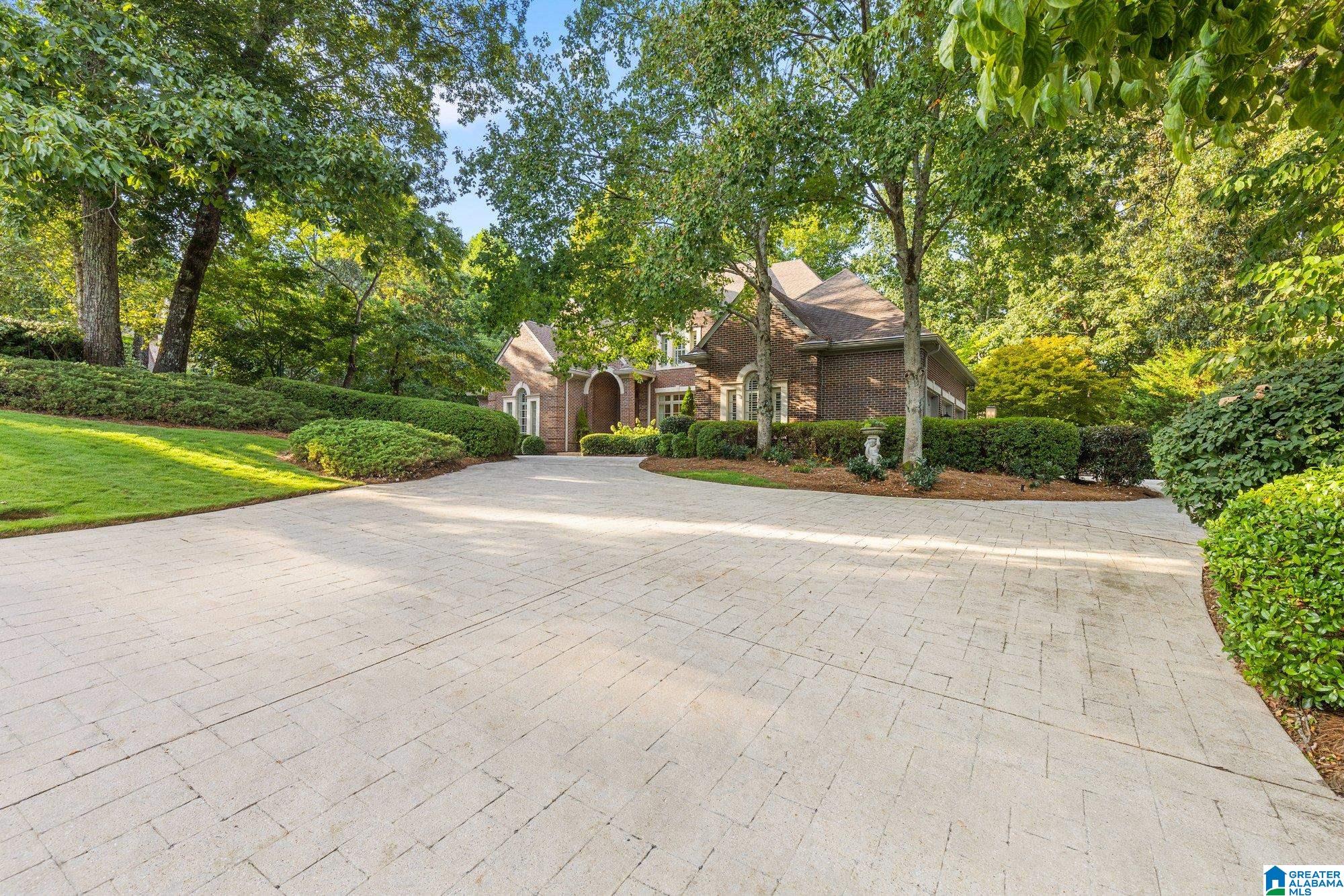 Photo 1 of Sale Pending at 1970 Rocky Brook Dr, Vestavia Hills, AL 35243 | MLS# 21463413 | Listing updated on 2026-09-15