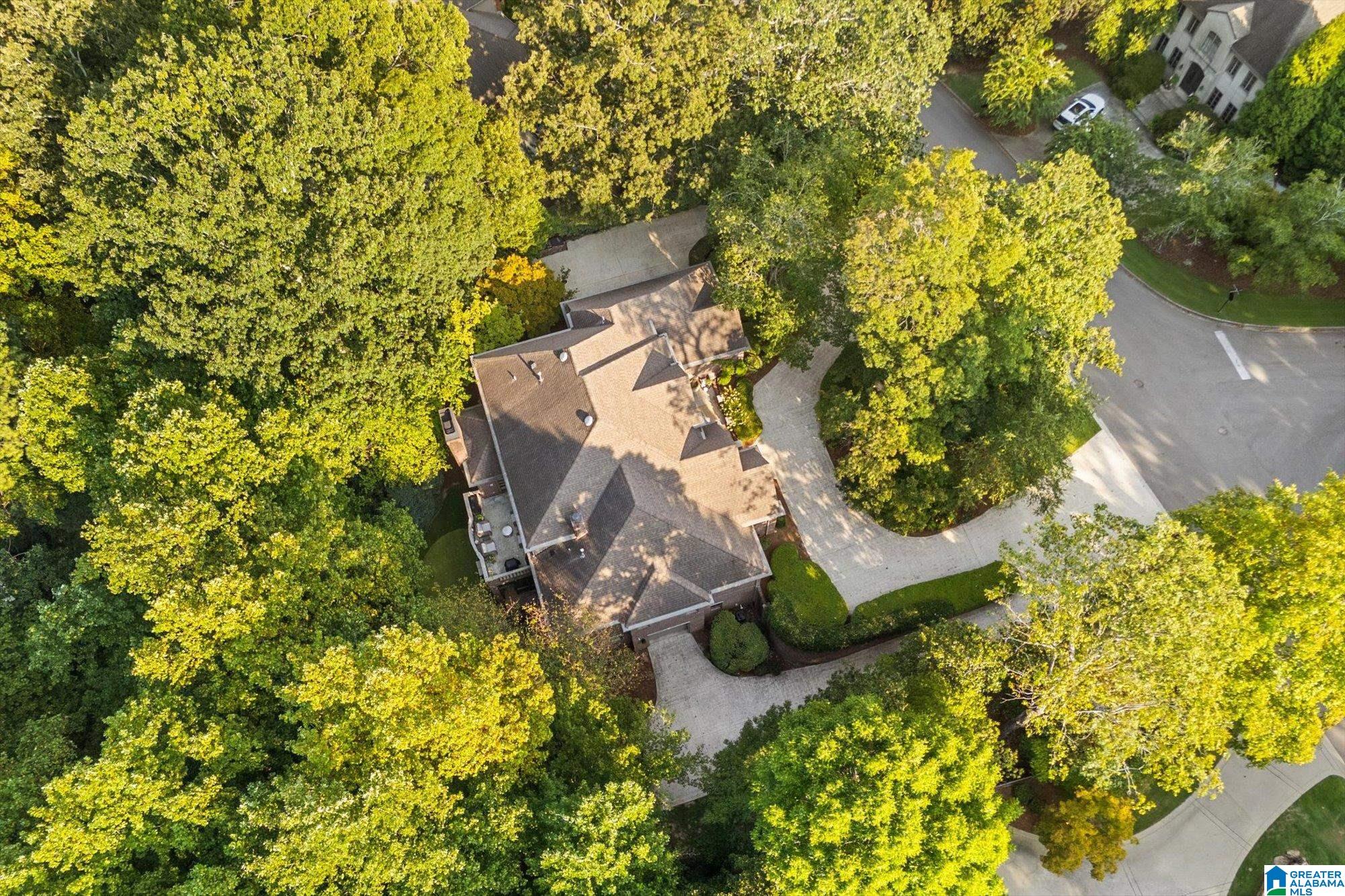Photo 2 of Sale Pending at 1970 Rocky Brook Dr, Vestavia Hills, AL 35243 | MLS# 21463413 | Listing updated on 2026-09-15