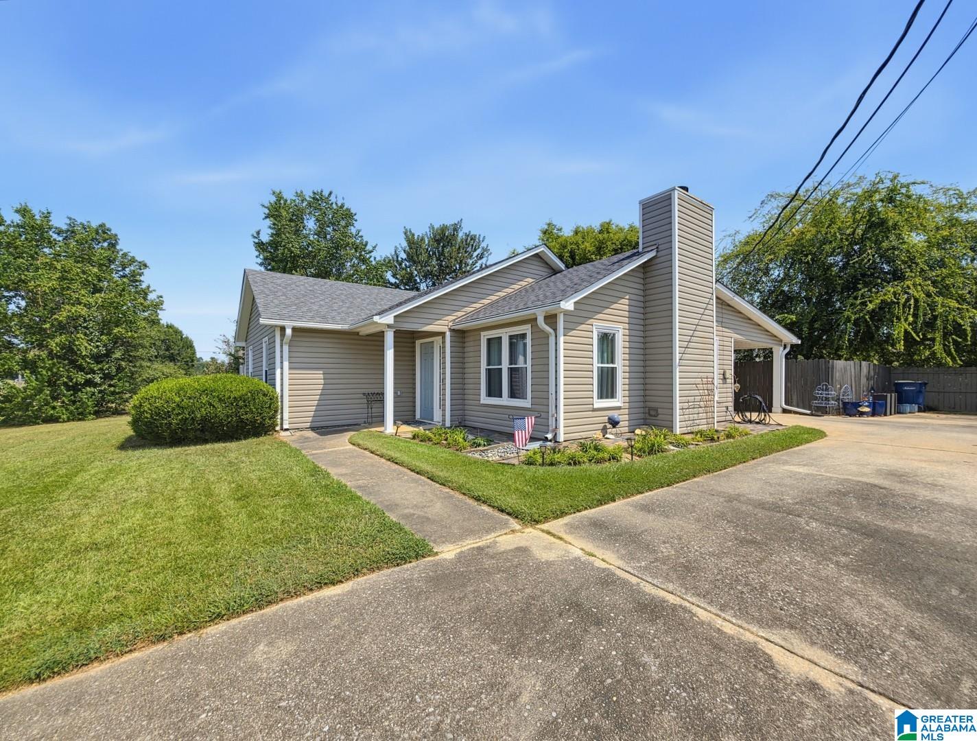 Photo 2 of Sale Pending at 521 Warrior Dr, Alabaster, AL 35007 | MLS# 21463450 | Listing updated on 2026-09-01