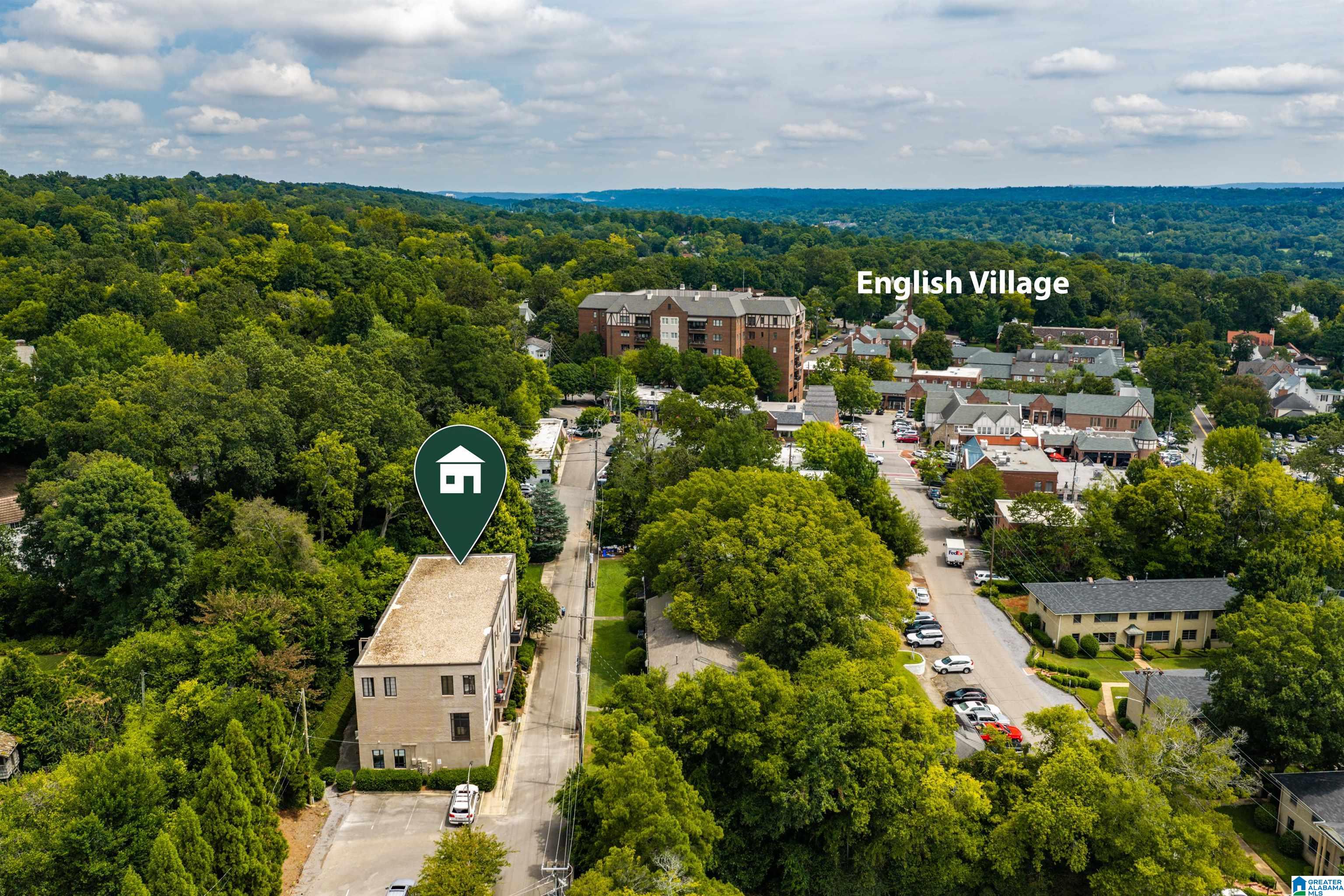 Photo 2 of Sale Pending at 1880 Red Mountain Lane #D, Birmingham, AL 35223 | MLS# 21463481 | Listing updated on 2026-09-08