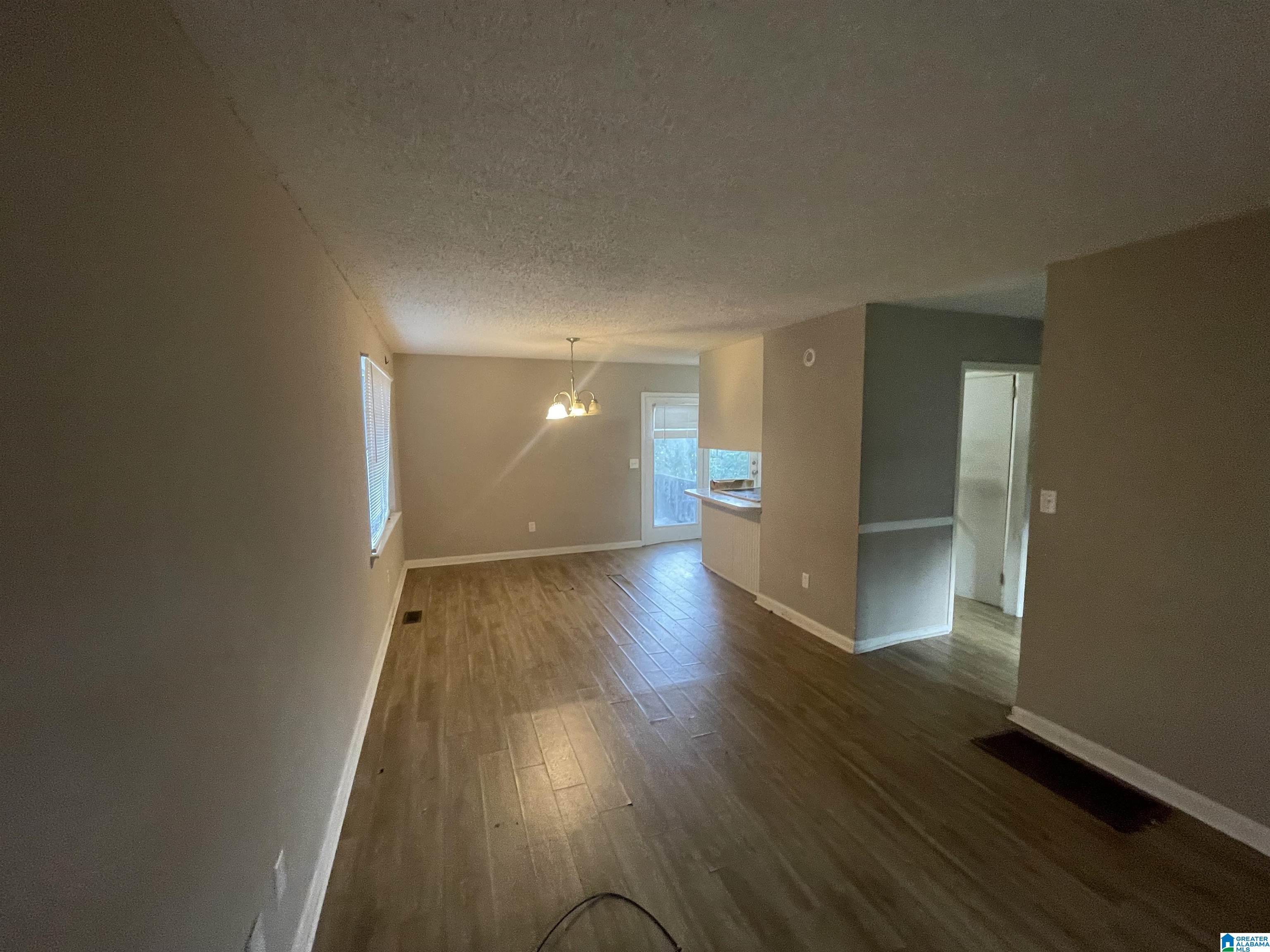 4th image of 2811 Arrowhead Dr Ne, Birmingham, AL 35215 | MLS# 21463511