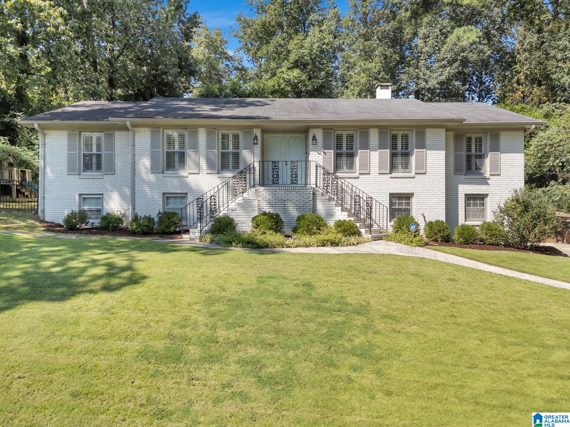 1st image of 618 Winwood Dr, Vestavia Hills, AL 35226 | MLS# 21463553