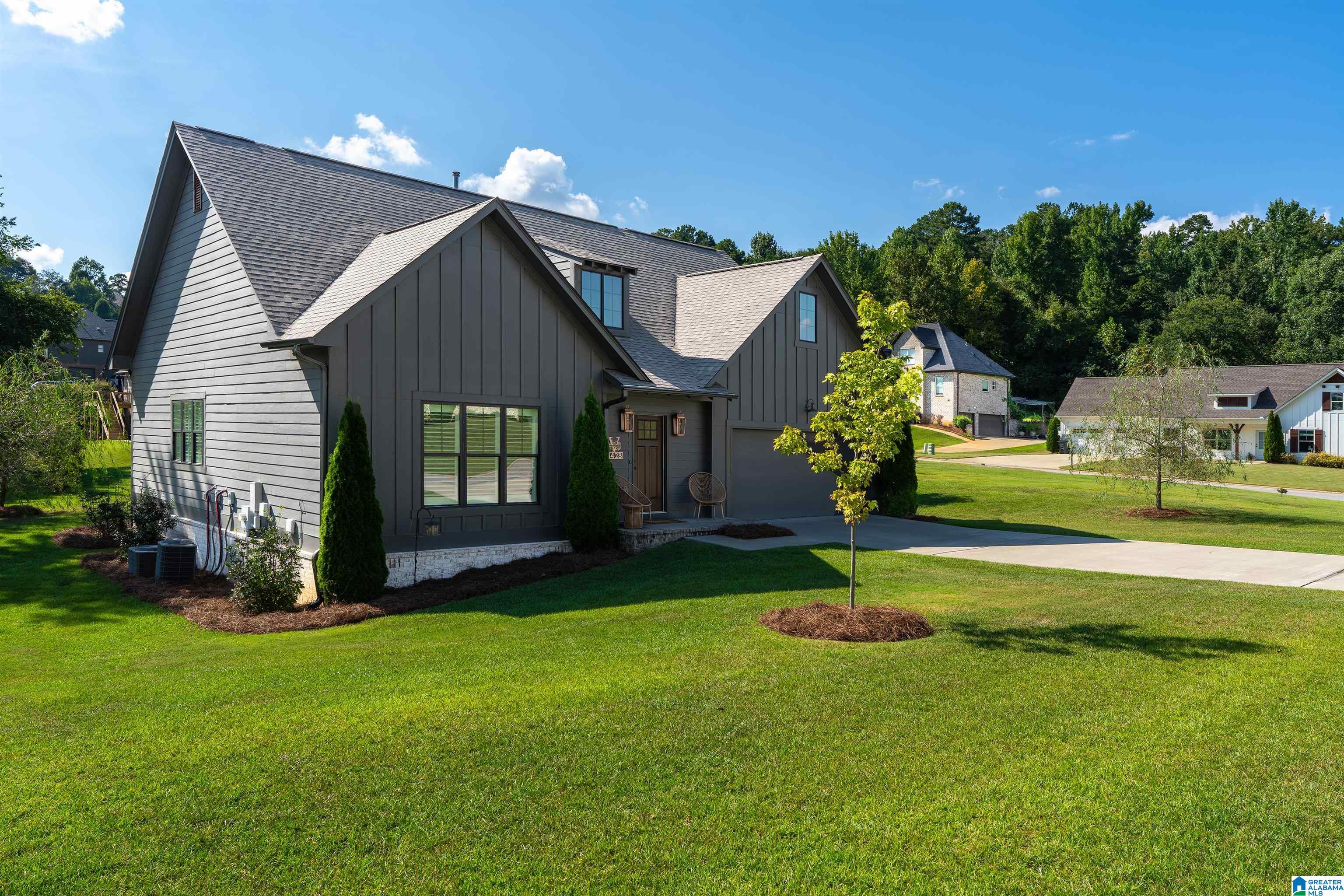 Photo 3 of Single family home for sale at 3428 Chatham Circle, Trussville, AL 35173 | MLS# 21463570 | Listing updated on 2026-09-13