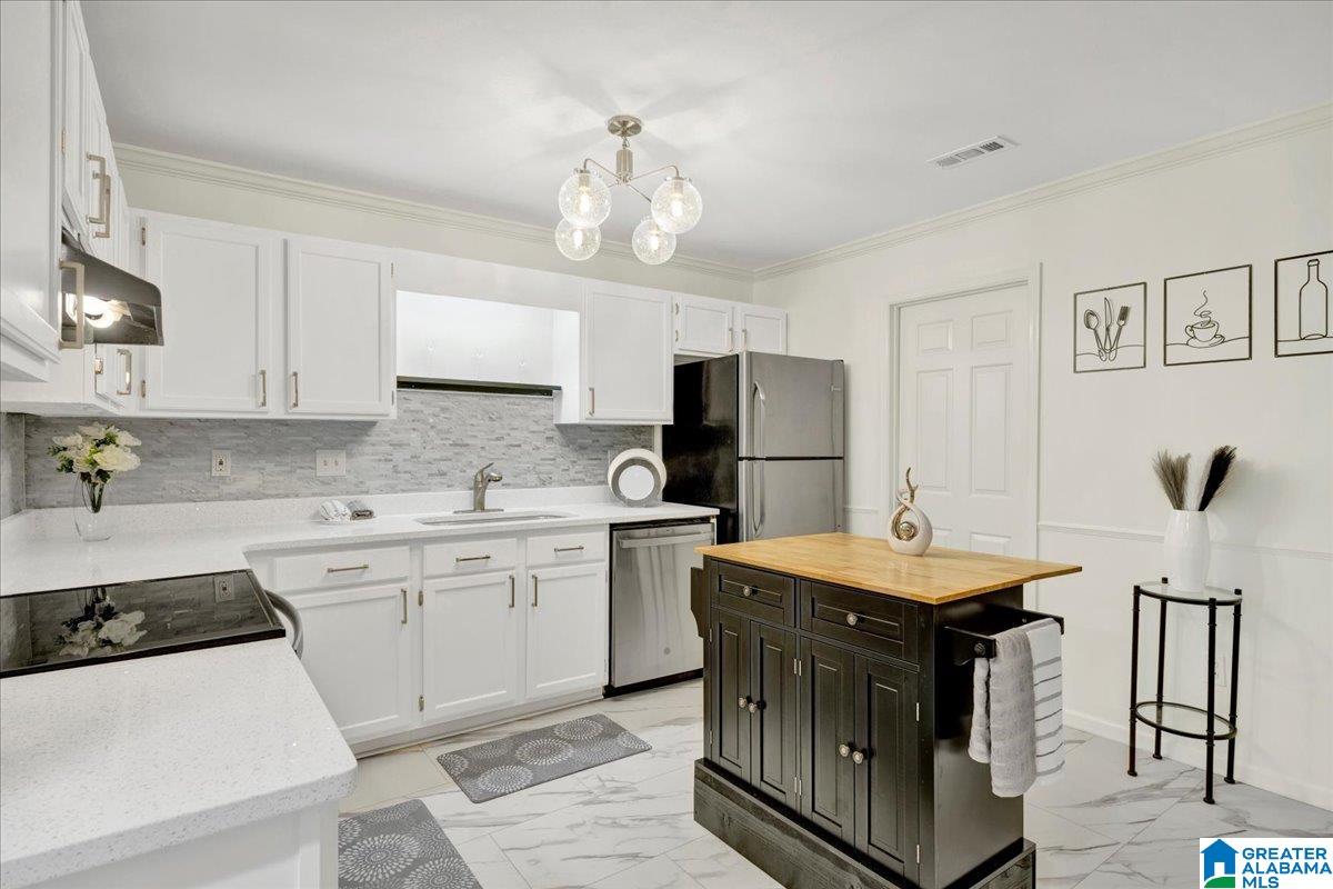 1st image of 723 Cahaba Manor Court, Pelham, AL 35124 | MLS# 21463585