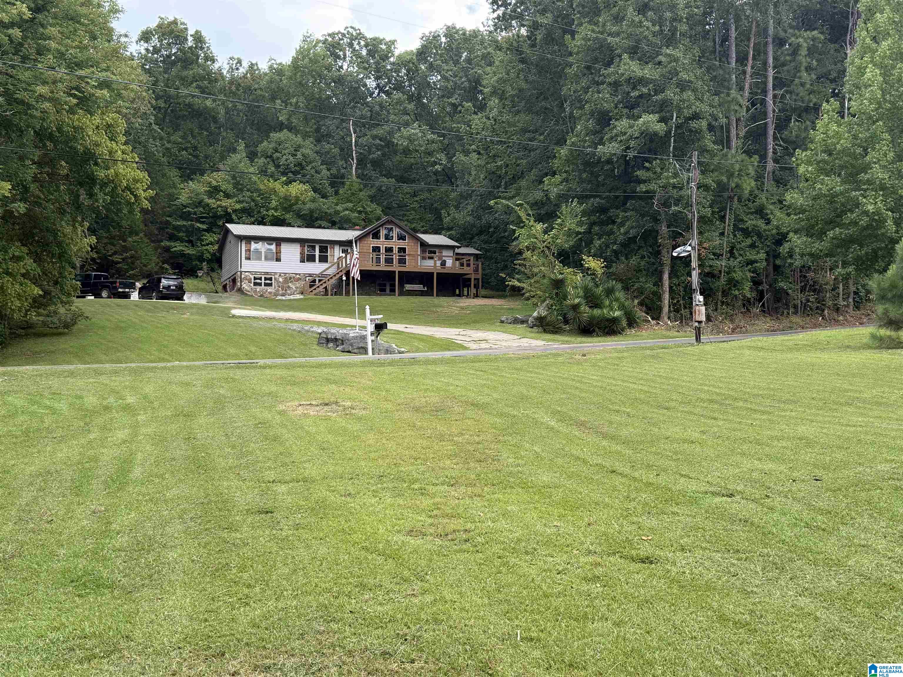Photo 3 of Single family home for sale at 8987 Jade Lake Road E, Pinson, AL 35126 | MLS# 21463602 | Listing updated on 2026-09-14