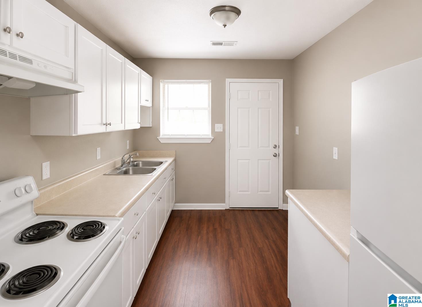 Photo 2 of Multi family home for sale at 1850 17th Court N, Birmingham, AL 35234 | MLS# 21463603 | Listing updated on 2026-08-30