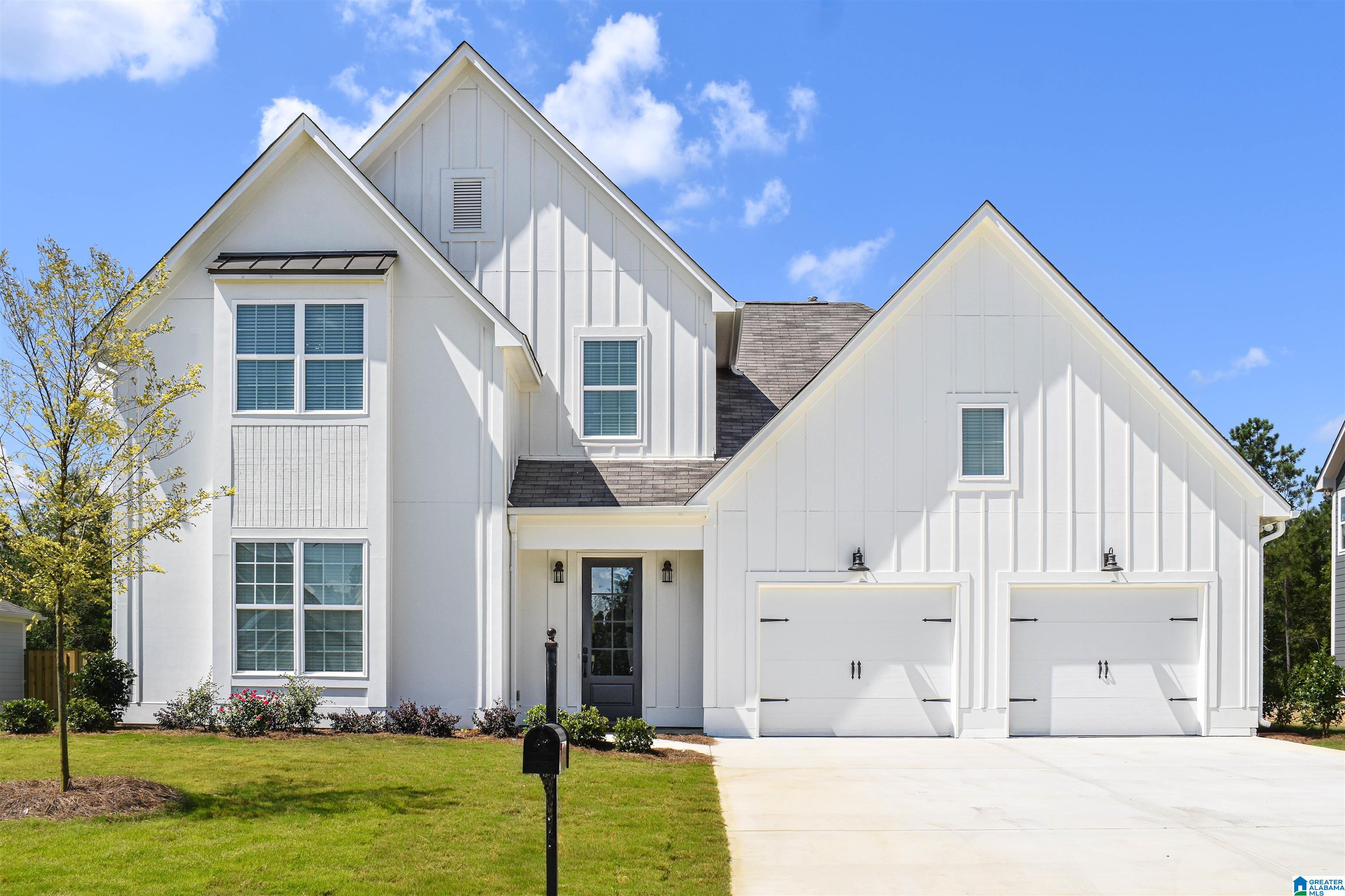 Photo 1 of Single family home for sale at 104 Highland Ridge Dr, Alabaster, AL 35007 | MLS# 21463605 | Listing updated on 2026-09-25