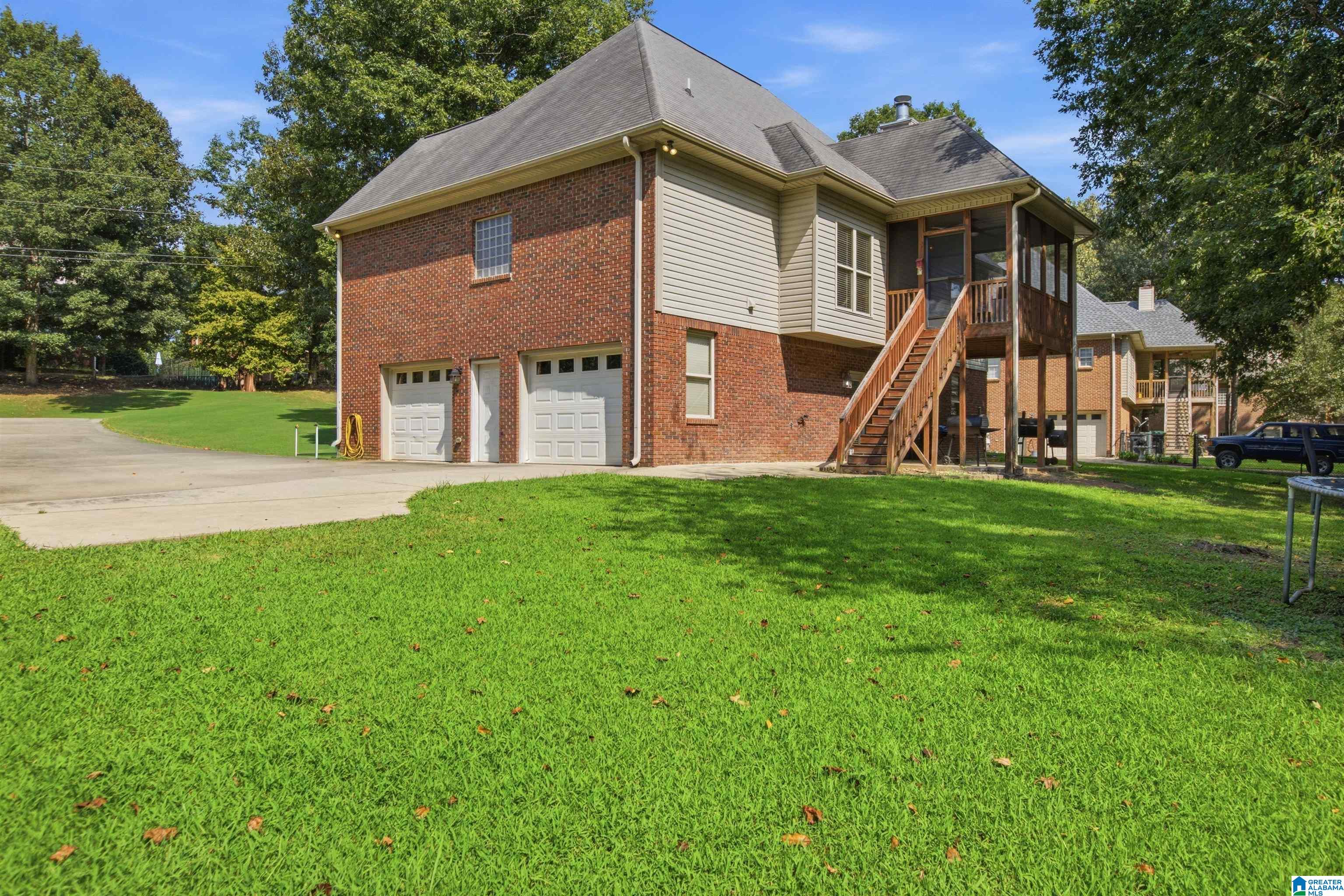 Photo 3 of Single family home for sale at 7836 Rock Crk Cir, Bessemer, AL 35023 | MLS# 21463627 | Listing updated on 2026-09-14