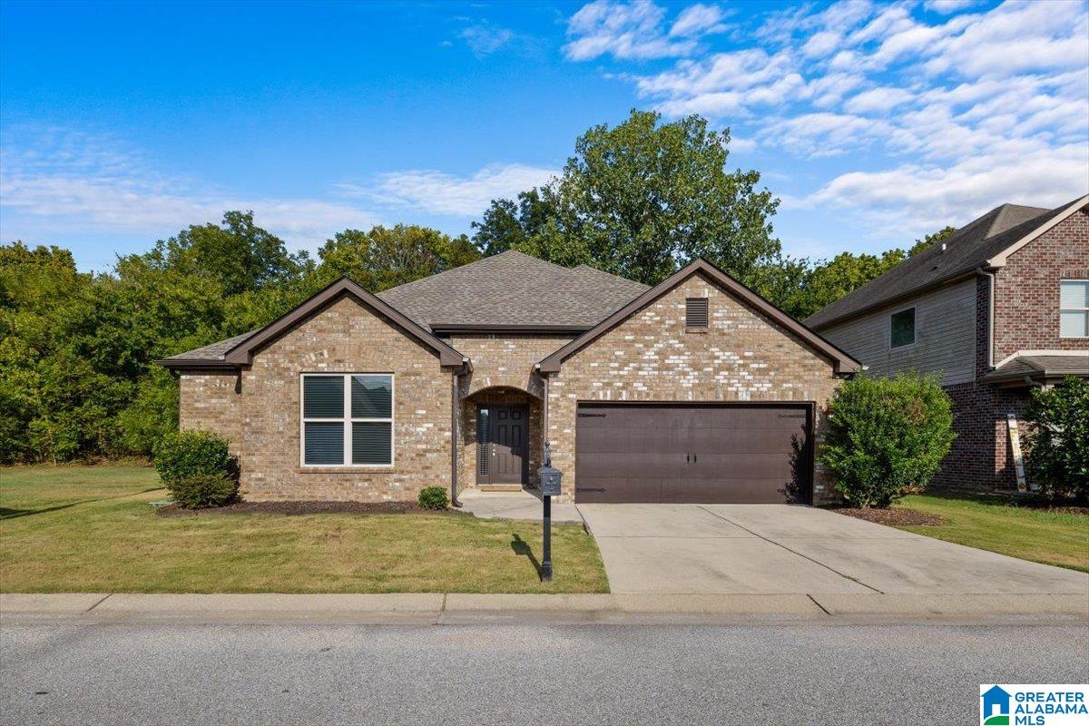 Photo 2 of Sale Pending at 208 Creekside Ct, Pelham, AL 35124 | MLS# 21463654 | Listing updated on 2026-09-02