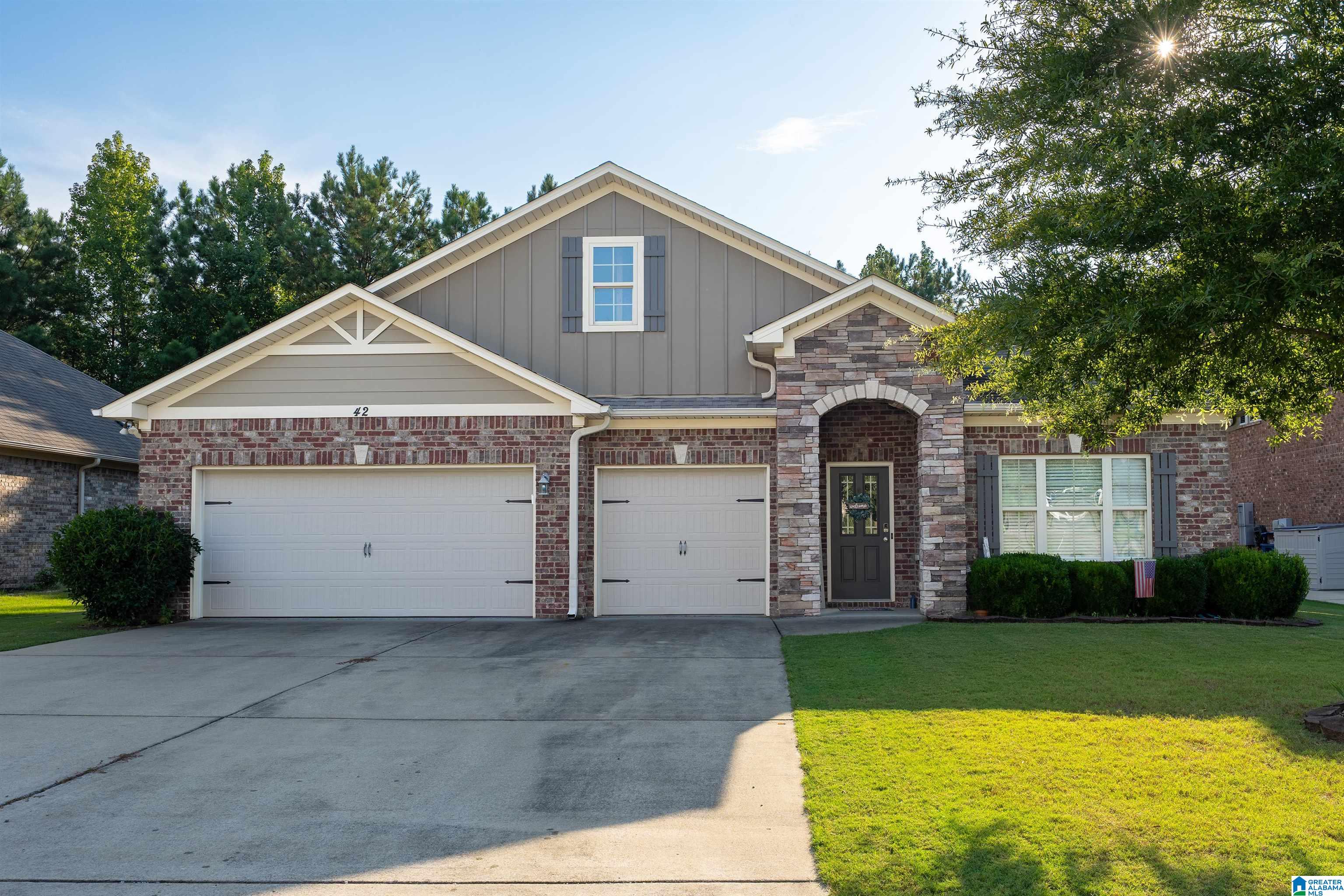 Photo 3 of Single family home for sale at 42 Waterford Pl, Trussville, AL 35173 | MLS# 21463674 | Listing updated on 2026-09-18