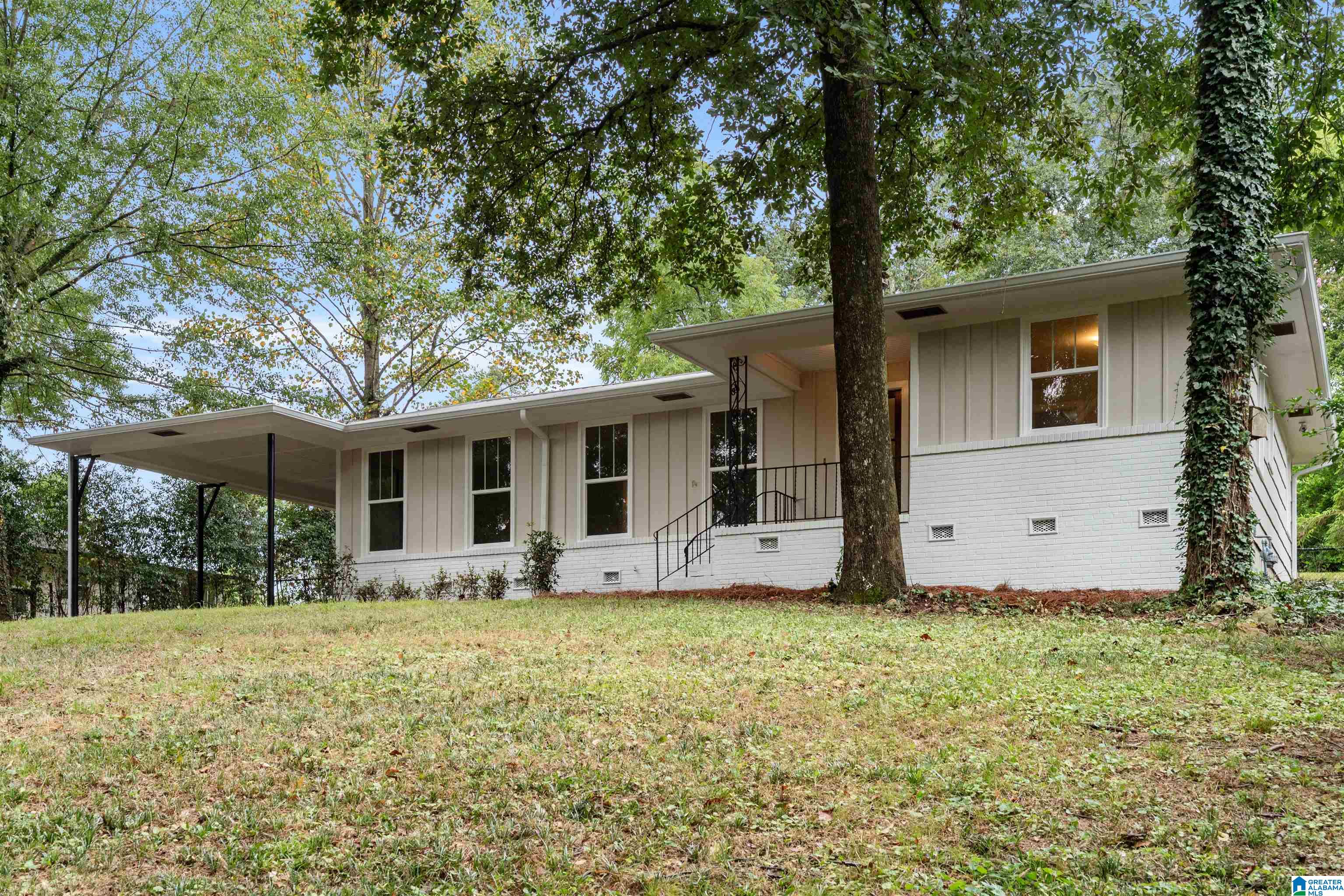 Photo 3 of Sale Pending at 1308 Chester St, Hoover, AL 35226 | MLS# 21463680 | Listing updated on 2026-09-17