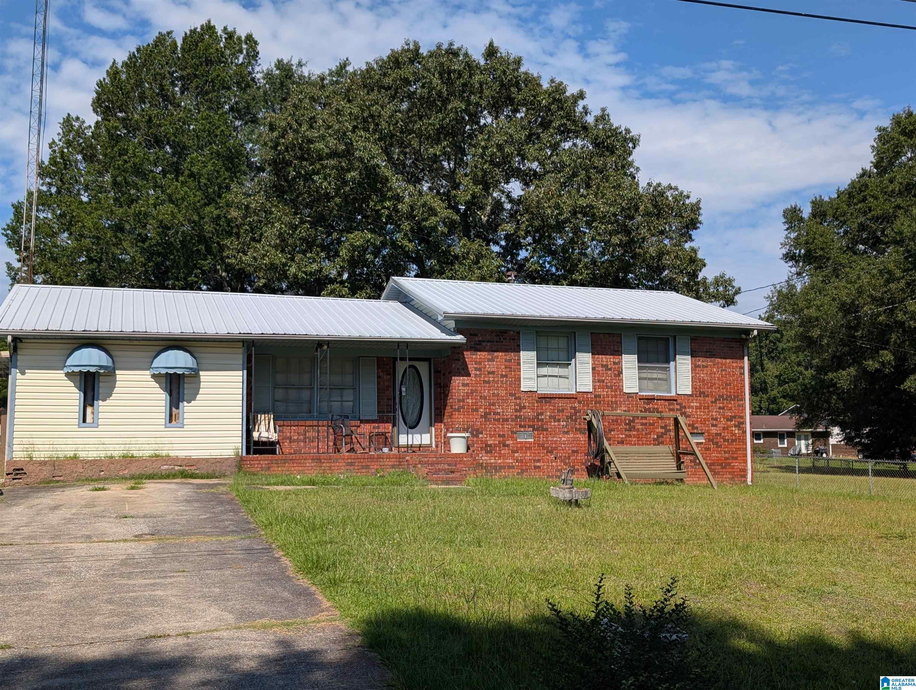Photo 2 of Single family home for sale at 1600 Carter St, Anniston, AL 36201 | MLS# 21463686 | Listing updated on 2026-09-14