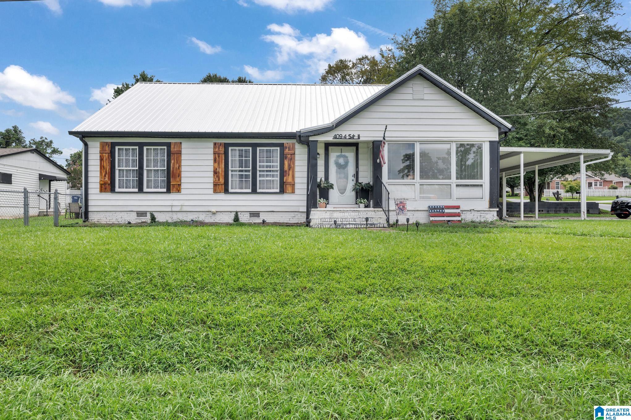 Photo 1 of Single family home for sale at 409 4th Street N, Oneonta, AL 35121 | MLS# 21463689 | Listing updated on 2026-09-12