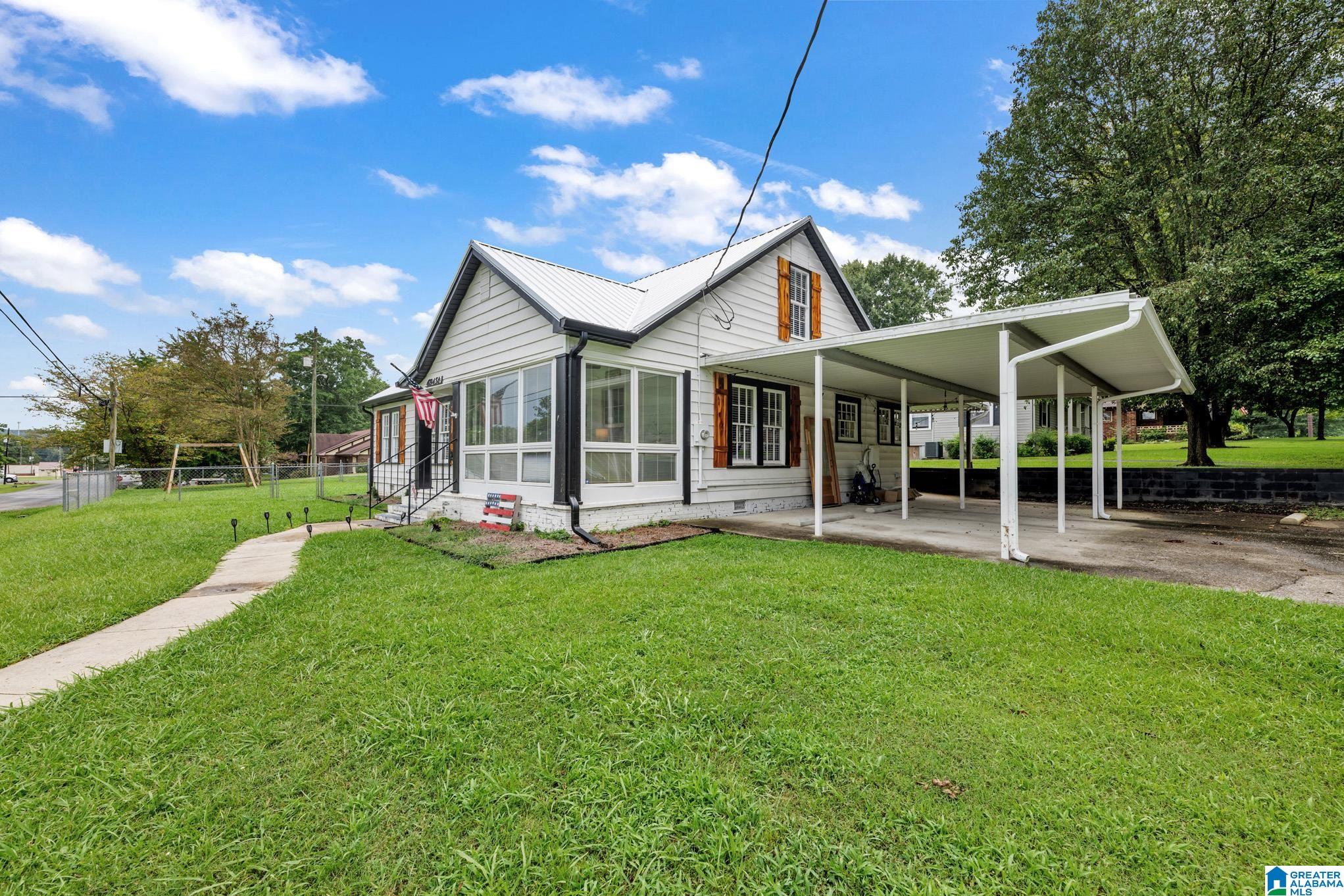 Photo 2 of Single family home for sale at 409 4th Street N, Oneonta, AL 35121 | MLS# 21463689 | Listing updated on 2026-09-12