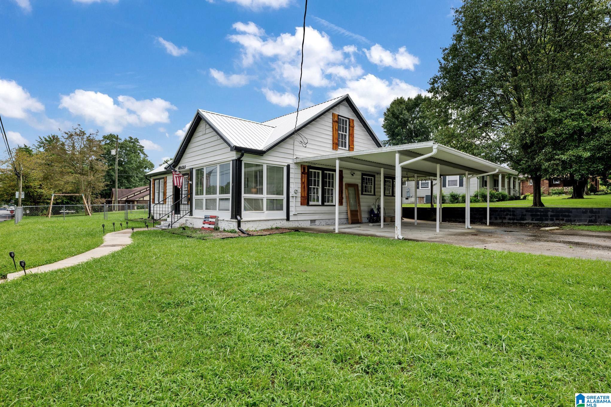 Photo 3 of Single family home for sale at 409 4th Street N, Oneonta, AL 35121 | MLS# 21463689 | Listing updated on 2026-09-12