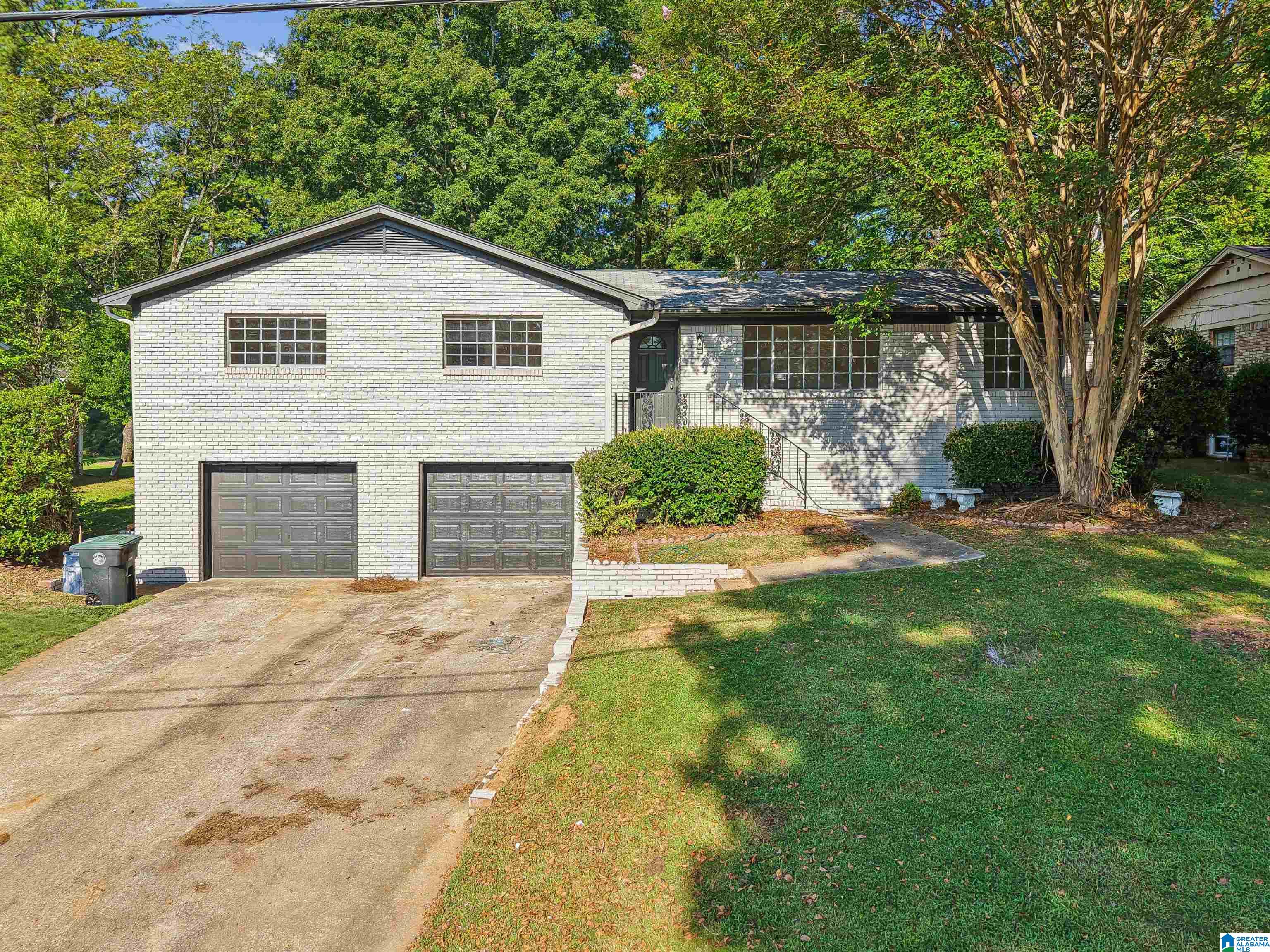Photo 1 of Single family home for sale at 828 Jeffery Ln, Birmingham, AL 35235 | MLS# 21463699 | Listing updated on 2026-09-14