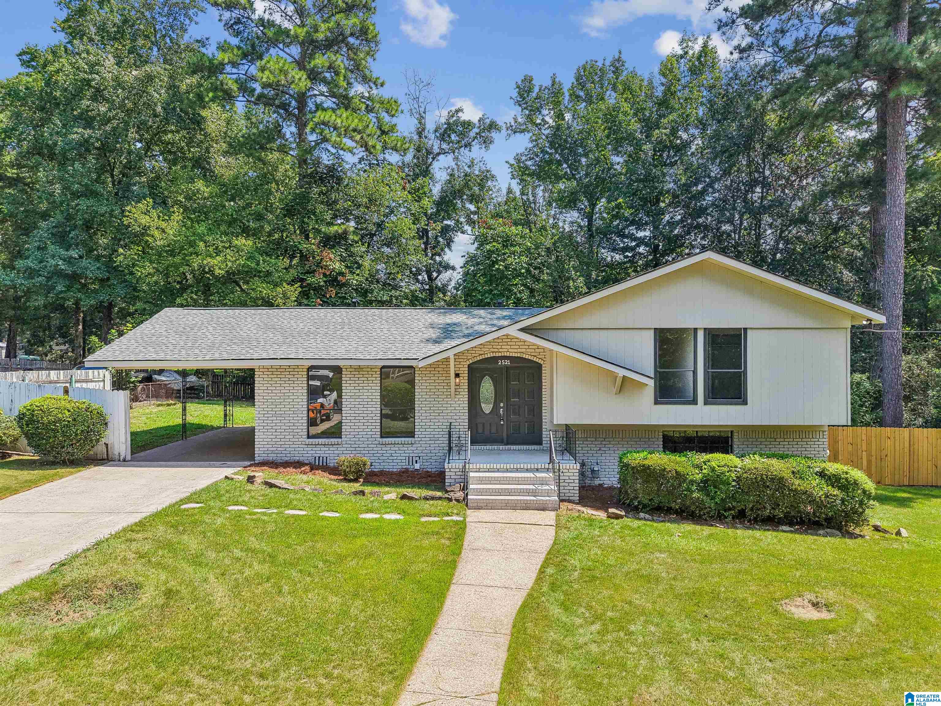 Photo 1 of Single family home for sale at 2521 Arcadia Pl, Birmingham, AL 35214 | MLS# 21463700 | Listing updated on 2026-09-14