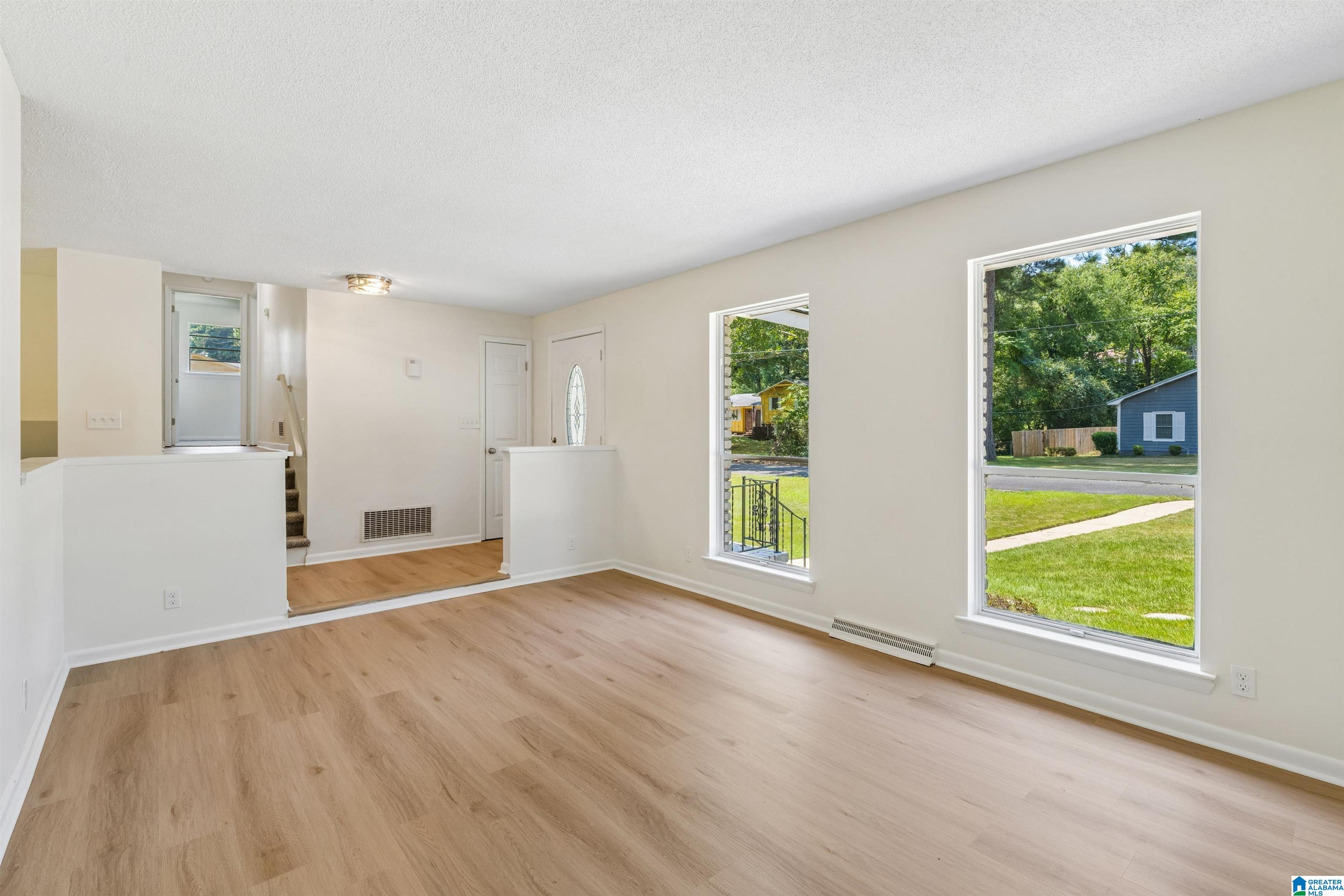 Photo 4 of Single family home for sale at 2521 Arcadia Pl, Birmingham, AL 35214 | MLS# 21463700 | Listing updated on 2026-09-14