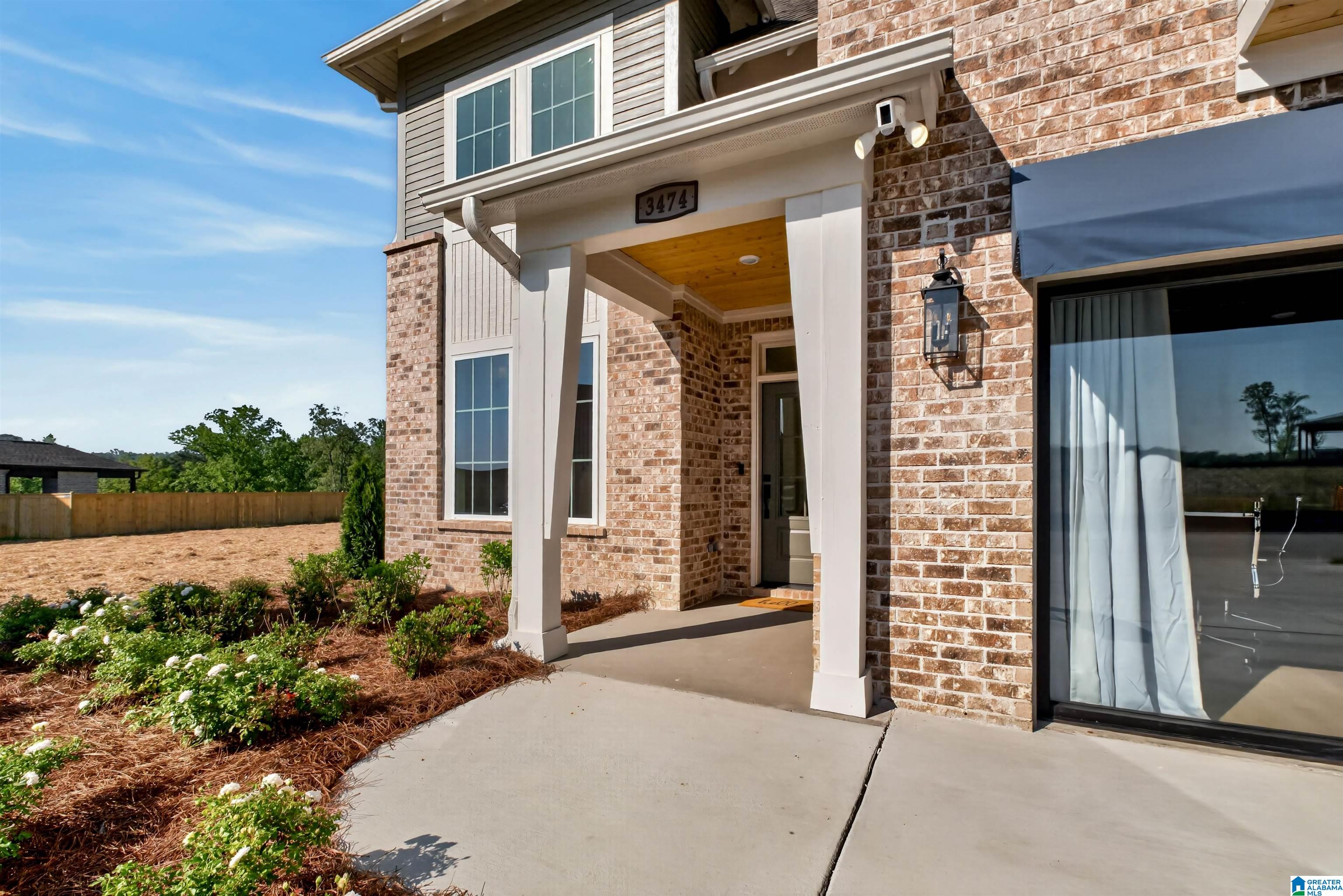 Photo 3 of Single family home for sale at 3474 Blackridge Cir, Hoover, AL 35244 | MLS# 21463705 | Listing updated on 2026-09-19