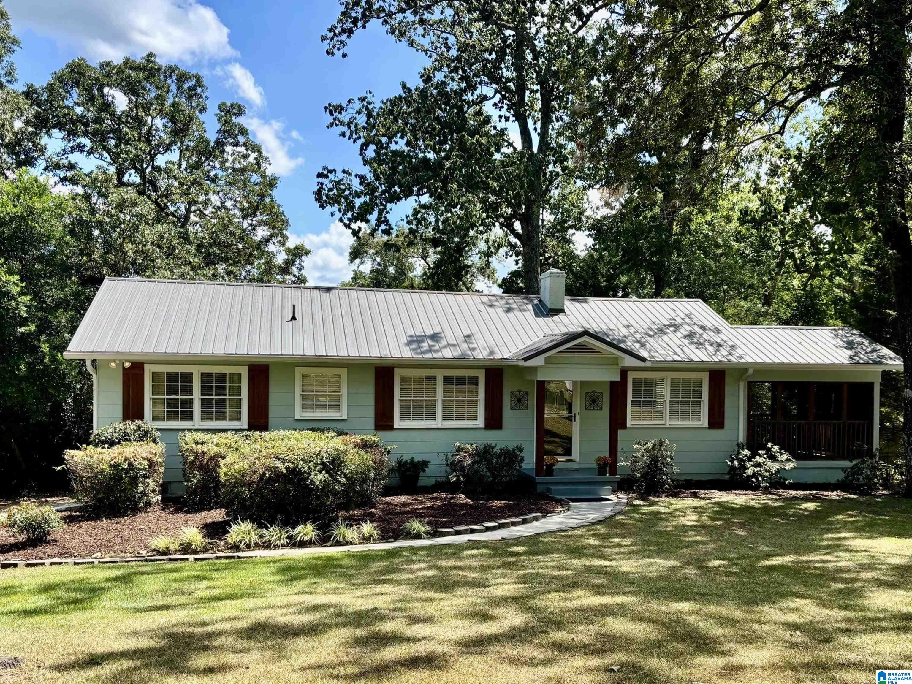 Photo 2 of Sale Pending at 1601 Alford Ave, Hoover, AL 35226 | MLS# 21463713 | Listing updated on 2026-09-05