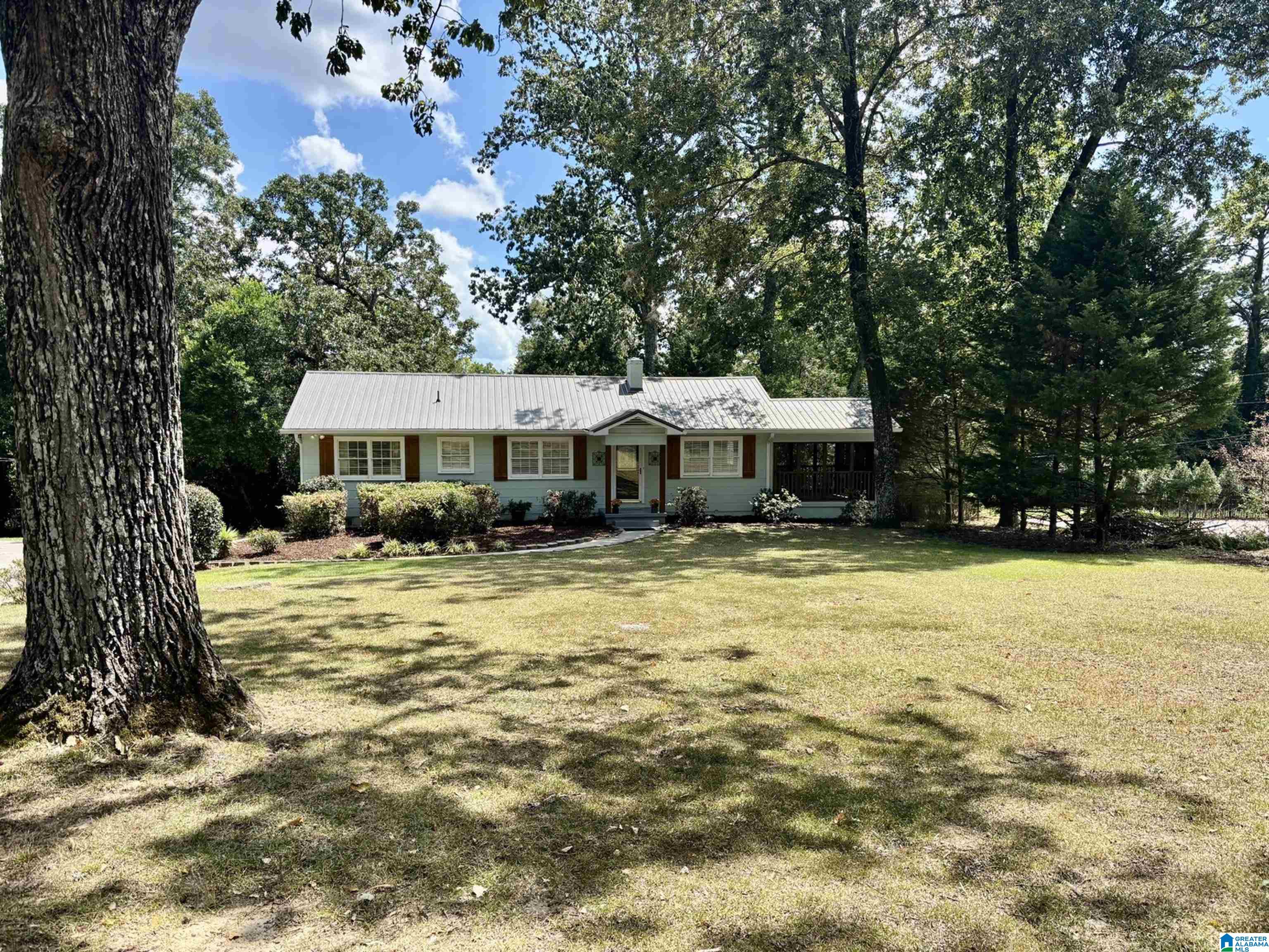 Photo 3 of Sale Pending at 1601 Alford Ave, Hoover, AL 35226 | MLS# 21463713 | Listing updated on 2026-09-05