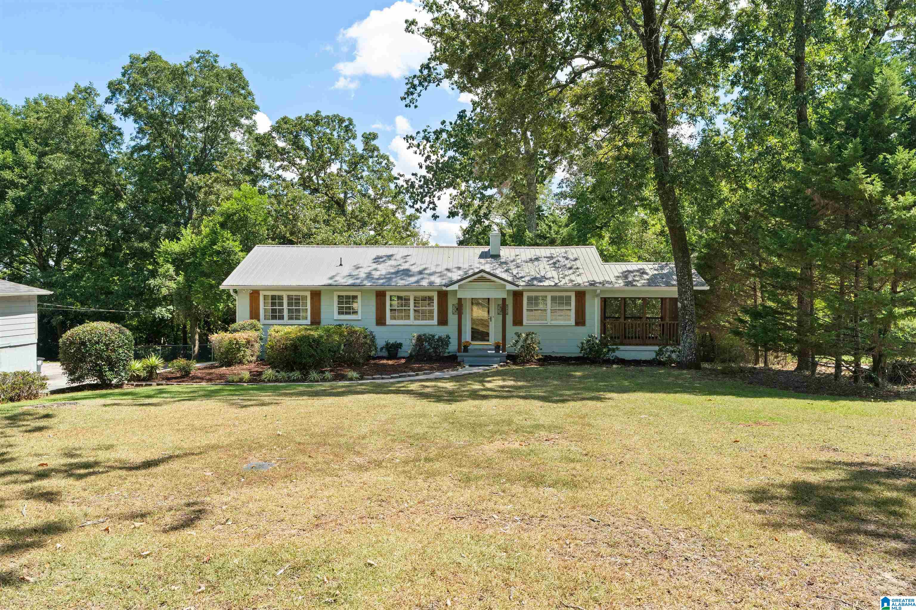 Photo 3 of Sale Pending at 1601 Alford Ave, Hoover, AL 35226 | MLS# 21463713 | Listing updated on 2026-09-05
