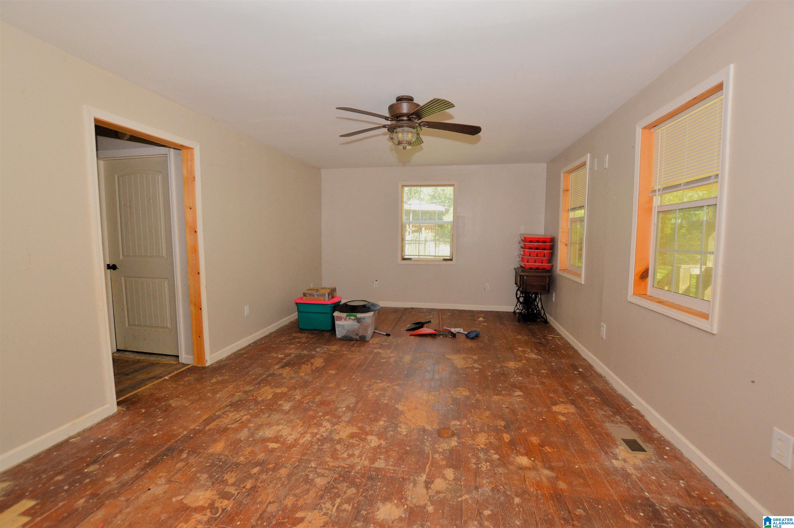 Photo 4 of Single family home for sale at 241 County Rd 745, Jemison, AL 35085 | MLS# 21463720 | Listing updated on 2026-09-25