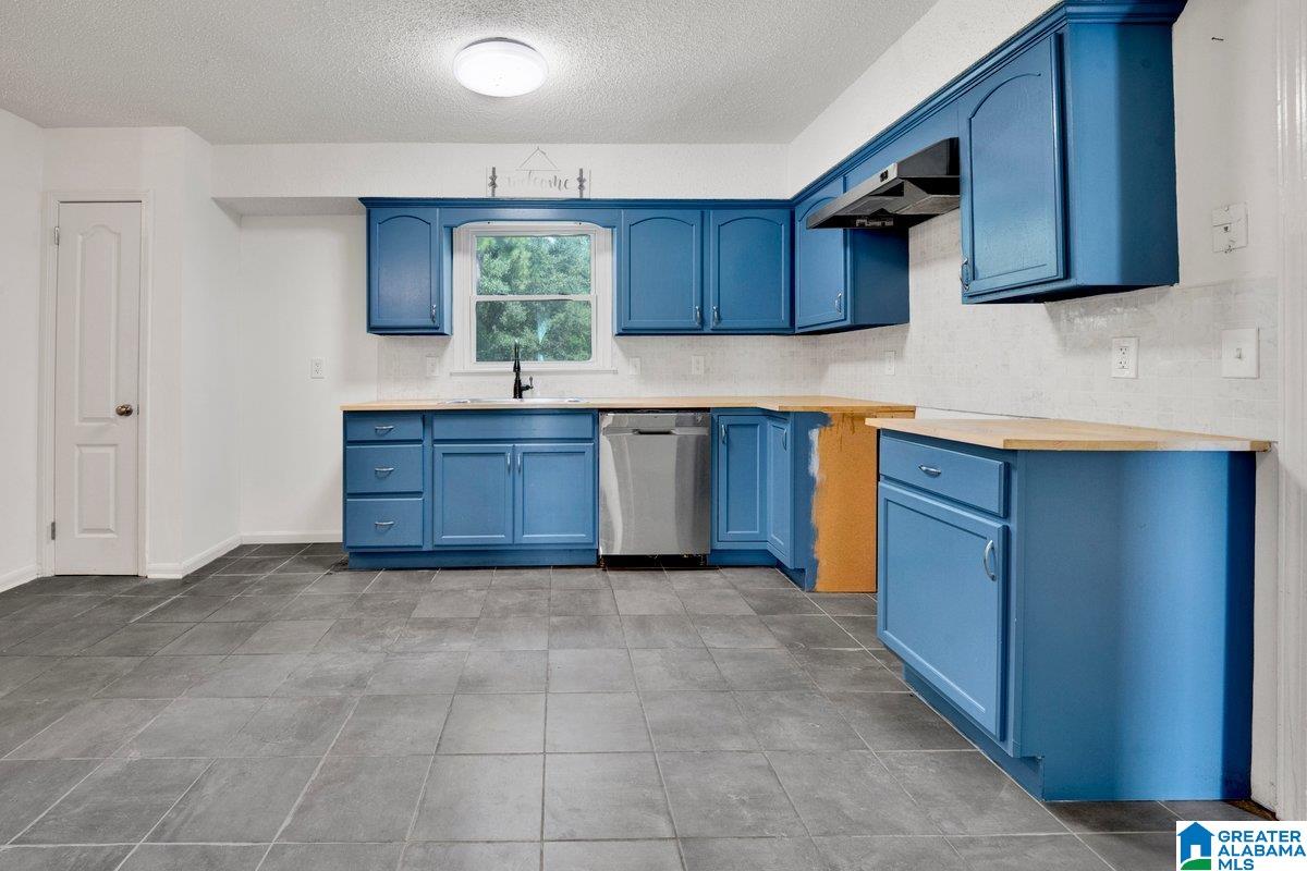 Photo 2 of Single family home for sale at 1717 6th Place Nw, Center Point, AL 35215 | MLS# 21463741 | Listing updated on 2026-09-13